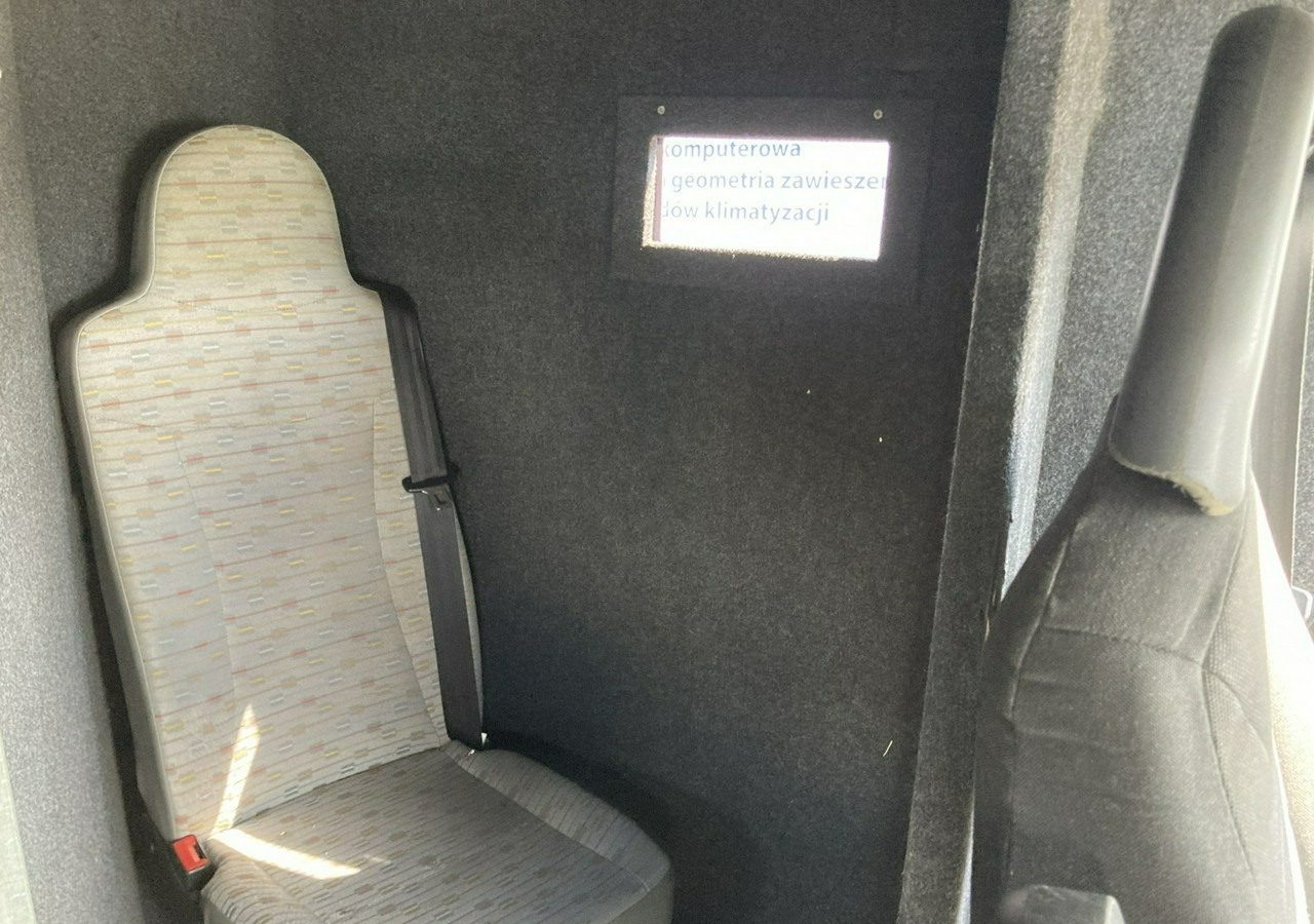 Iveco Daily Iveco 35-130 Bankowóz Kuloodporny Opancerzony Pancerny 2015 - Bestelwagen gesloten laadbak: afbeelding 5 Iveco Daily Iveco 35-130 Bankowóz Kuloodporny Opancerzony Pancerny 2015 - Bestelwagen gesloten laadbak: afbeelding 5