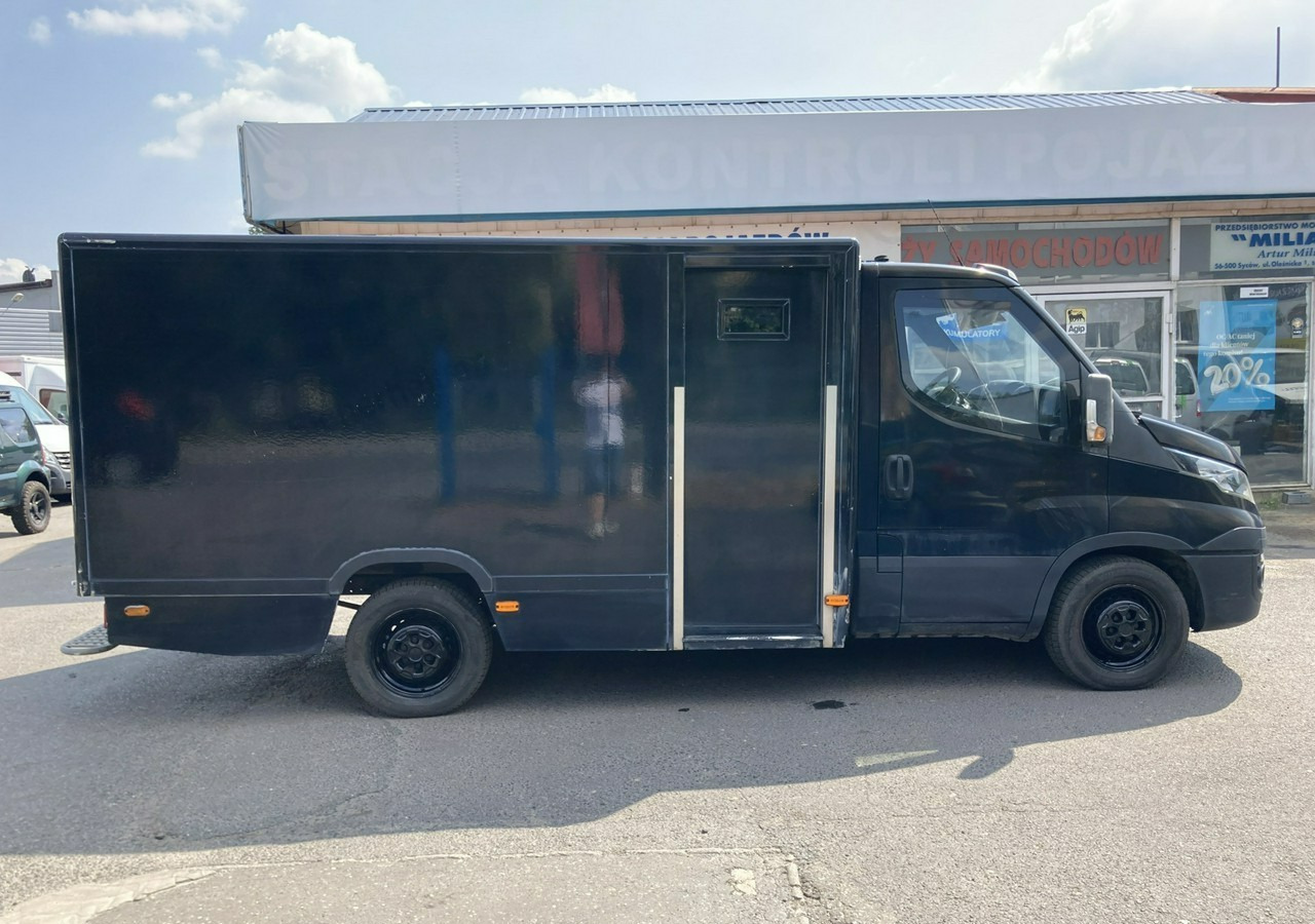 Iveco Daily Iveco 35-130 Bankowóz Kuloodporny Opanceżony pancerny 2015 - Waardetransport: afbeelding 2 Iveco Daily Iveco 35-130 Bankowóz Kuloodporny Opanceżony pancerny 2015 - Waardetransport: afbeelding 2