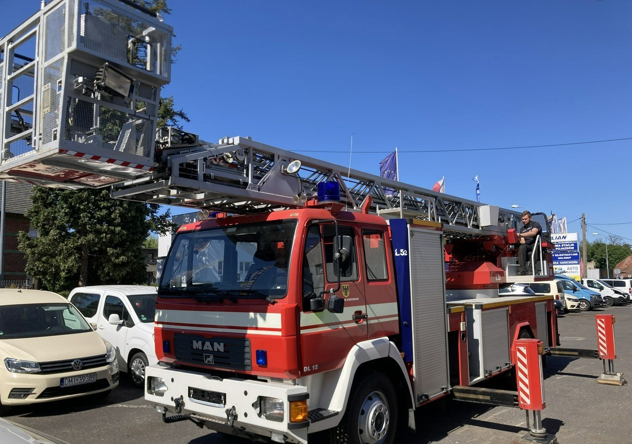 MAN Inny MAN Man 15,280 Straż pożarna drabina Strażacka zwyżka podnośnik 32m Metz - Brandweerwagen: afbeelding 2 MAN Inny MAN Man 15,280 Straż pożarna drabina Strażacka zwyżka podnośnik 32m Metz - Brandweerwagen: afbeelding 2