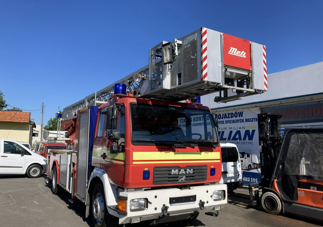 MAN L 2000 MAN 15,280 Straż pożarna drabina Strażacka zwyżka 32m Metz Model 20 - Brandweerwagen: afbeelding 1 MAN L 2000 MAN 15,280 Straż pożarna drabina Strażacka zwyżka 32m Metz Model 20 - Brandweerwagen: afbeelding 1