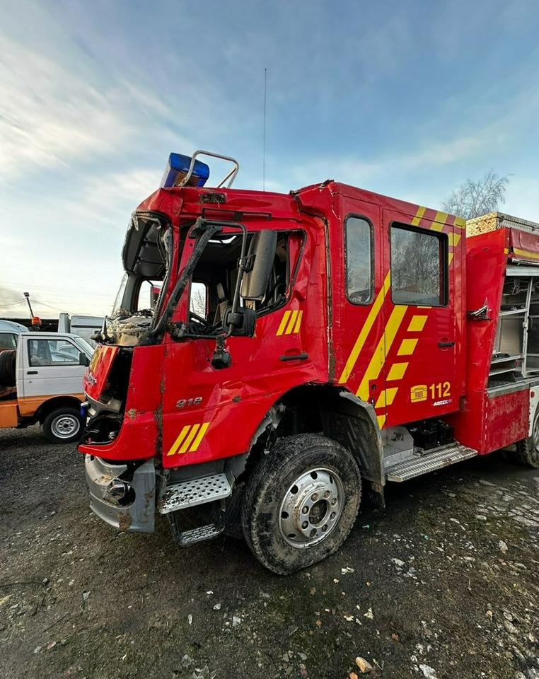 Mercedes-Benz Atego 918 Straż Pożarna 4X4 Wóz strażacki 2006 Atego 918 Straż Pożarna 4X4 Wóz strażacki 2006 - Brandweerwagen: afbeelding 4 Mercedes-Benz Atego 918 Straż Pożarna 4X4 Wóz strażacki 2006 Atego 918 Straż Pożarna 4X4 Wóz strażacki 2006 - Brandweerwagen: afbeelding 4