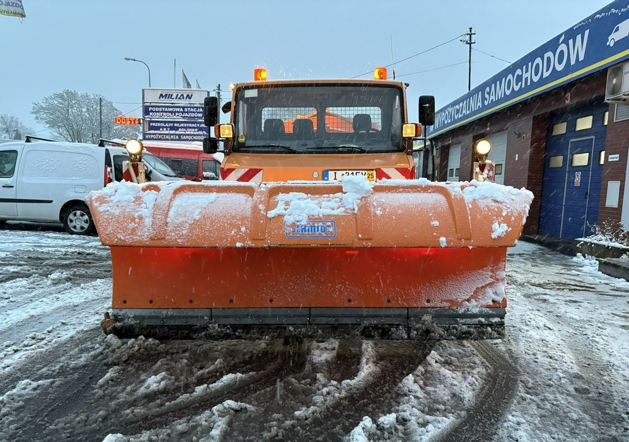Mercedes-Benz Inny Mercedes-Benz Mercedes Vario 815 Wywrotka 4X4 2004 Pług posypywarka odśnieżarka - Sneeuwruimer: afbeelding 3 Mercedes-Benz Inny Mercedes-Benz Mercedes Vario 815 Wywrotka 4X4 2004 Pług posypywarka odśnieżarka - Sneeuwruimer: afbeelding 3
