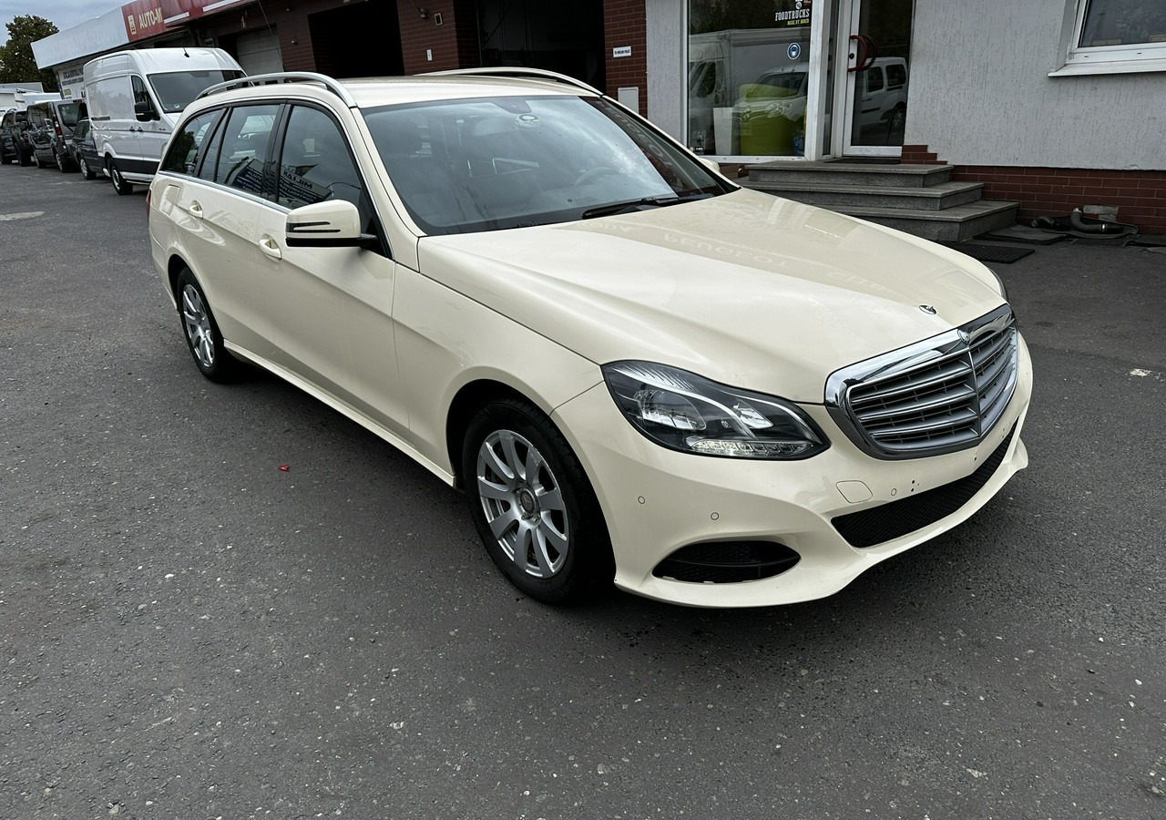 Mercedes-Benz Klasa E W212 E200 CDI Bluetec 7G-tronie 2015 LIFT Skóra FullLed ELEGANCE - Personenwagen: afbeelding 1 Mercedes-Benz Klasa E W212 E200 CDI Bluetec 7G-tronie 2015 LIFT Skóra FullLed ELEGANCE - Personenwagen: afbeelding 1