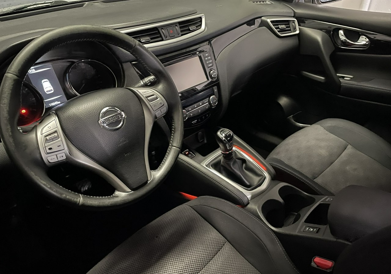 Nissan Qashqai II Nissan Qashqai 1.2 DIG-T Acenta Klimatronik Navi Kamera Model 2015 - SUV: afbeelding 4 Nissan Qashqai II Nissan Qashqai 1.2 DIG-T Acenta Klimatronik Navi Kamera Model 2015 - SUV: afbeelding 4