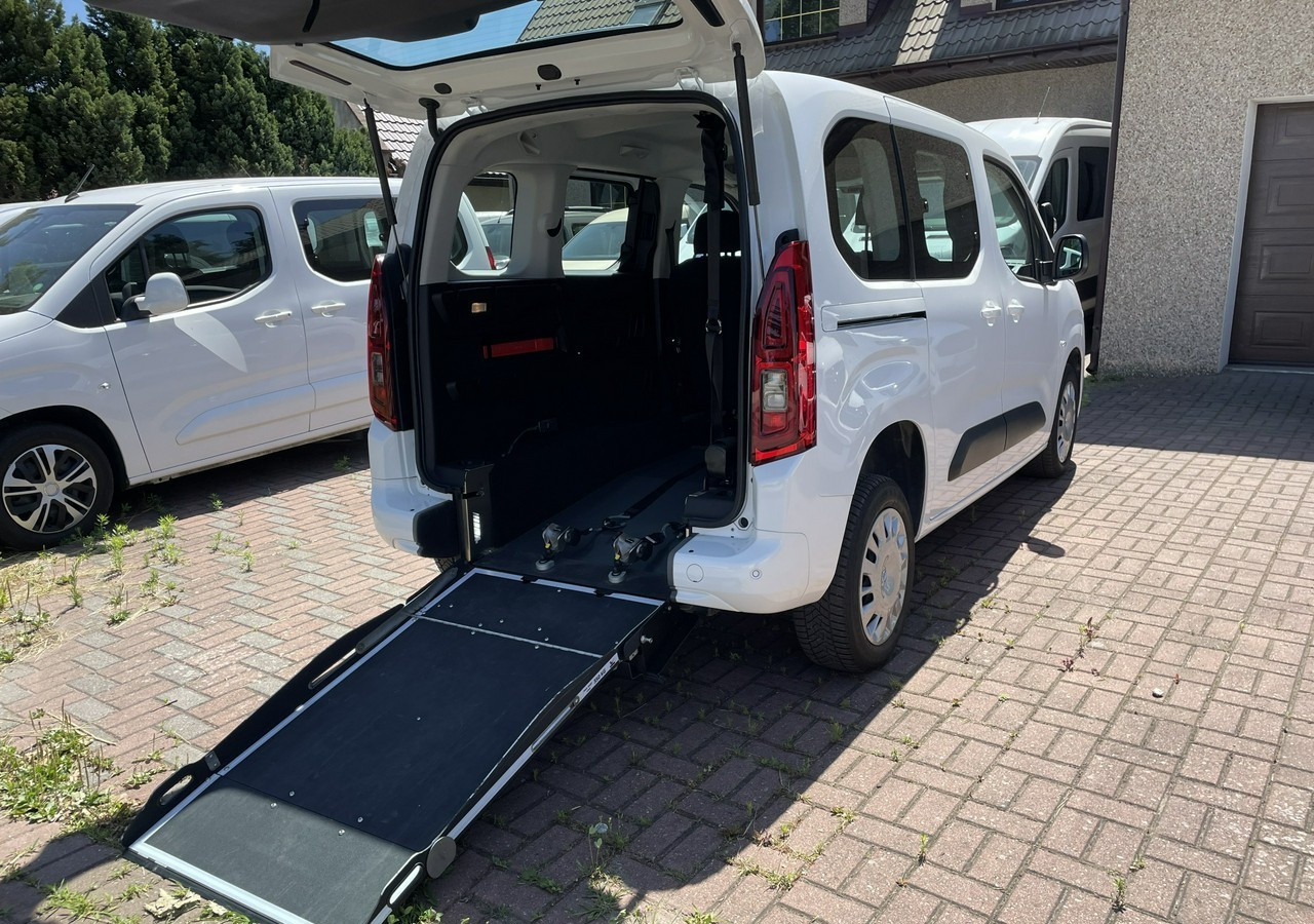 Opel Combo IV Opel Combo Life Niepełnosprawnych inwalida Rampa 32105 km Model 2022 - Personenwagen: afbeelding 3 Opel Combo IV Opel Combo Life Niepełnosprawnych inwalida Rampa 32105 km Model 2022 - Personenwagen: afbeelding 3