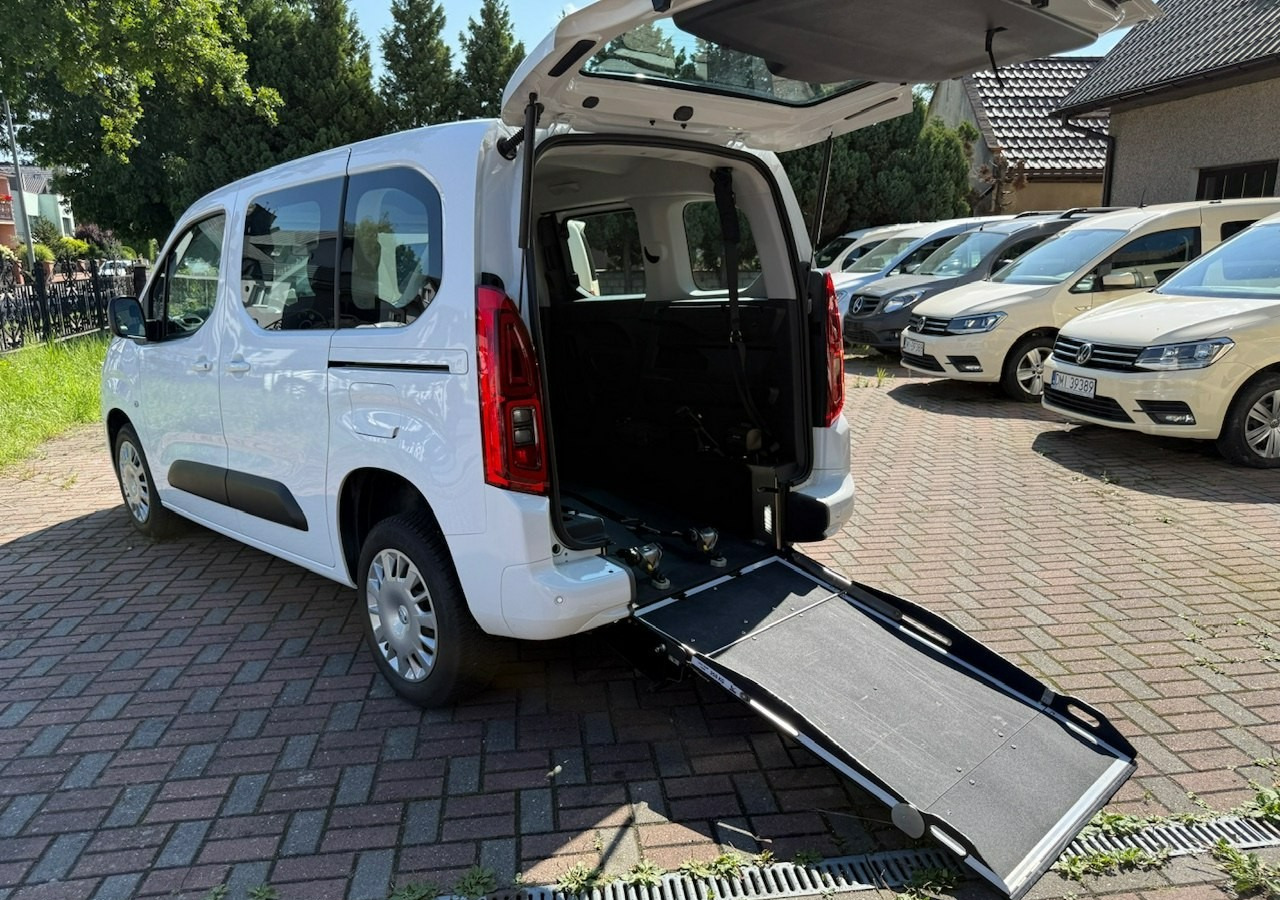 Opel Combo IV Opel Combo Life Niepełnosprawnych inwalida Rampa 32105 km Model 2022 - Personenwagen: afbeelding 3 Opel Combo IV Opel Combo Life Niepełnosprawnych inwalida Rampa 32105 km Model 2022 - Personenwagen: afbeelding 3