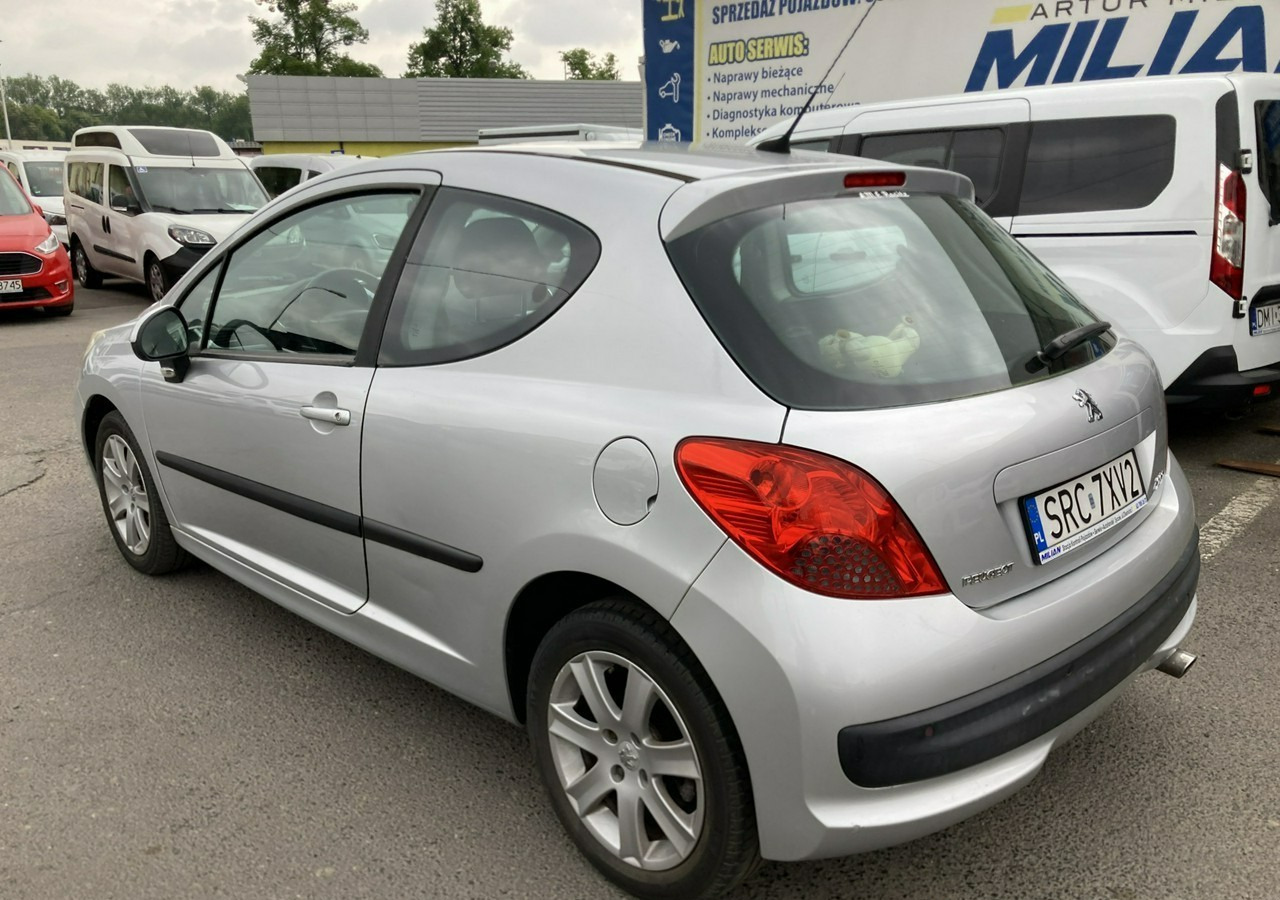 Peugeot 207 Peugeot 207 1.6HDI-16V Klima 2007 - Hatchback: afbeelding 4 Peugeot 207 Peugeot 207 1.6HDI-16V Klima 2007 - Hatchback: afbeelding 4