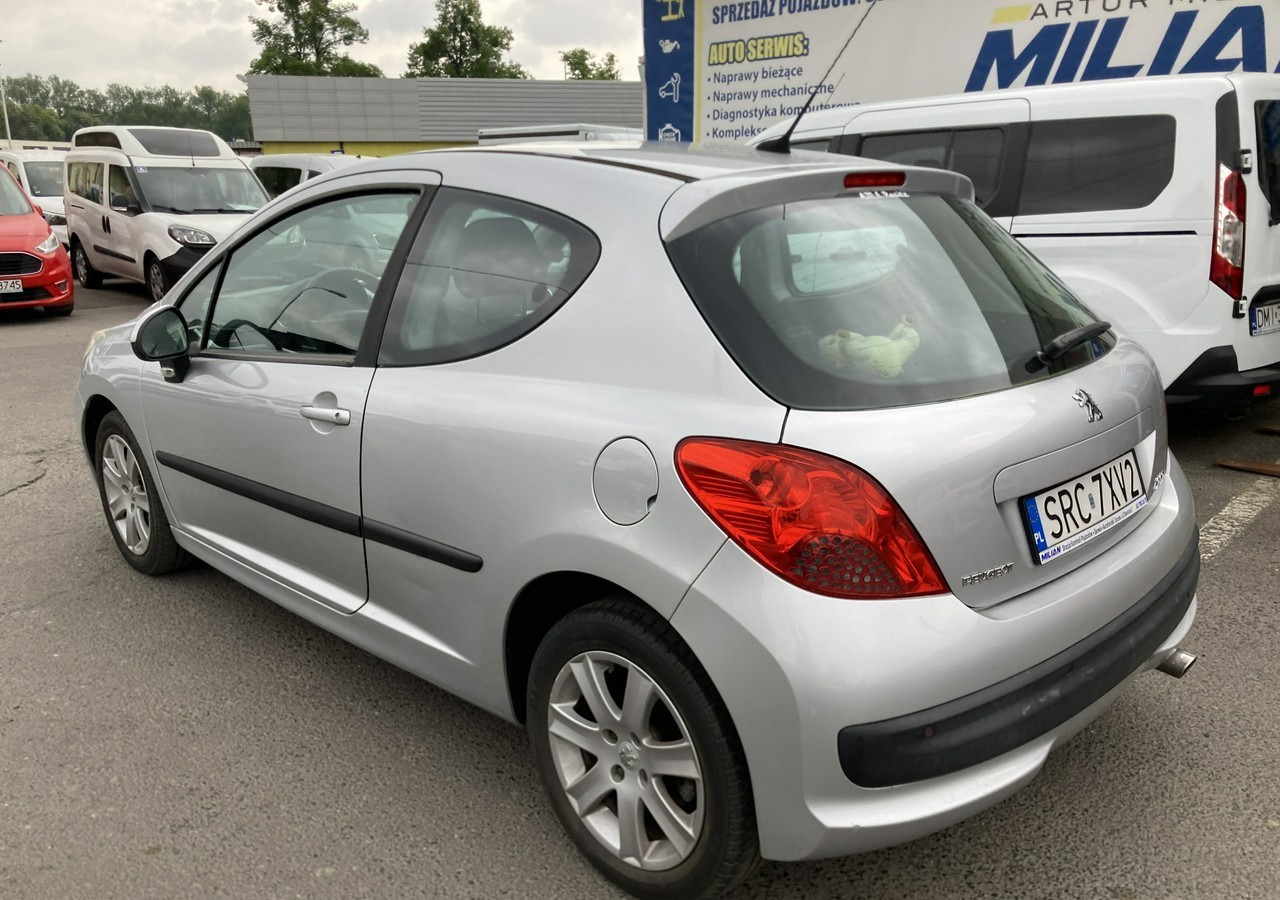 Peugeot 207 Peugeot 207 1.6HDI-16V Klima 2007 - Hatchback: afbeelding 4 Peugeot 207 Peugeot 207 1.6HDI-16V Klima 2007 - Hatchback: afbeelding 4