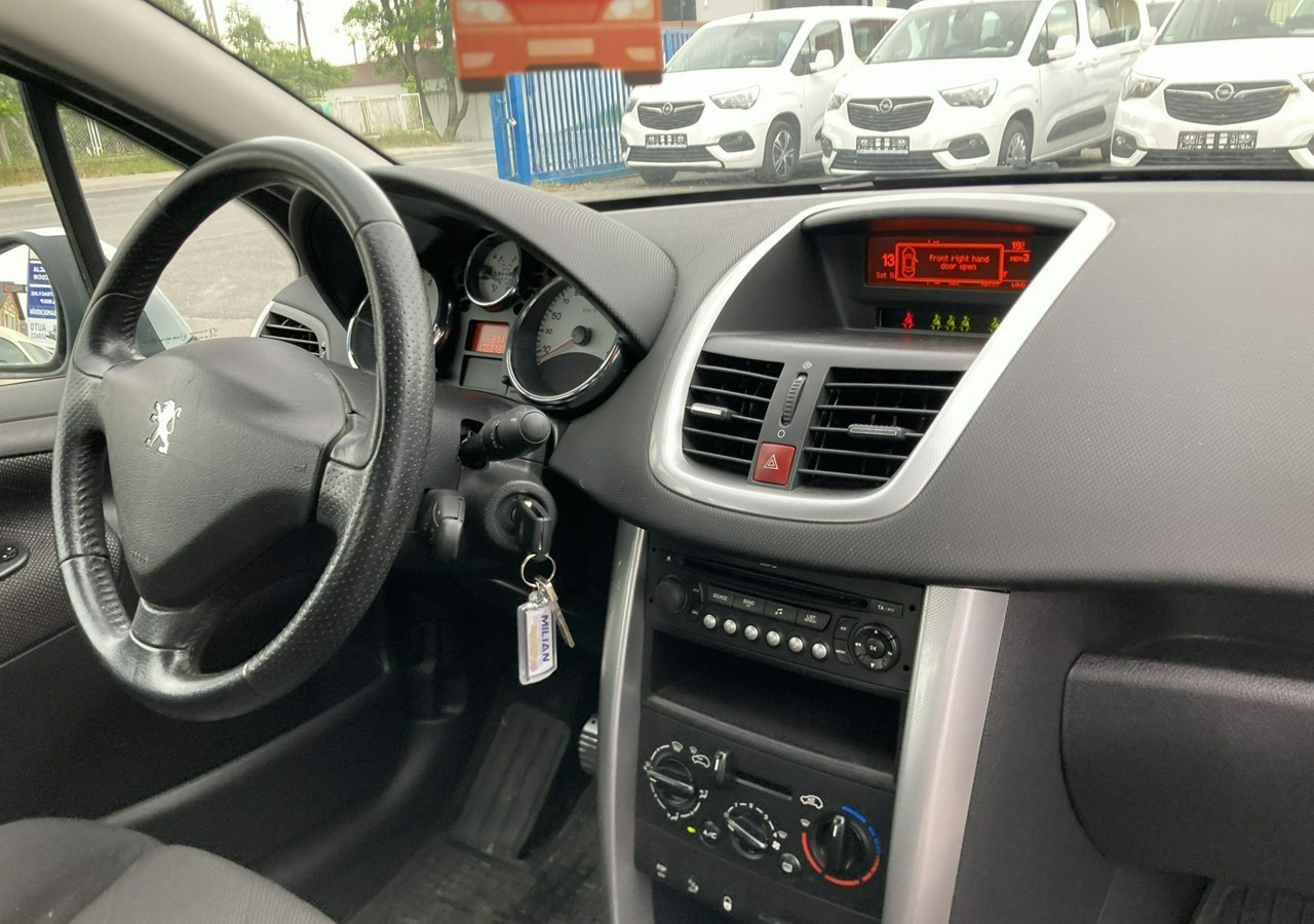 Peugeot 207 Peugeot 207 1.6HDI-16V Klima 2007 - Hatchback: afbeelding 5 Peugeot 207 Peugeot 207 1.6HDI-16V Klima 2007 - Hatchback: afbeelding 5