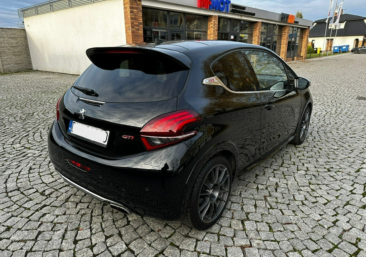 Peugeot 208 I 208GTI Sport 1.6THP 208KM Panorama Led JBL Navi Kamera OZ-Racing 201 - Hatchback: afbeelding 3 Peugeot 208 I 208GTI Sport 1.6THP 208KM Panorama Led JBL Navi Kamera OZ-Racing 201 - Hatchback: afbeelding 3