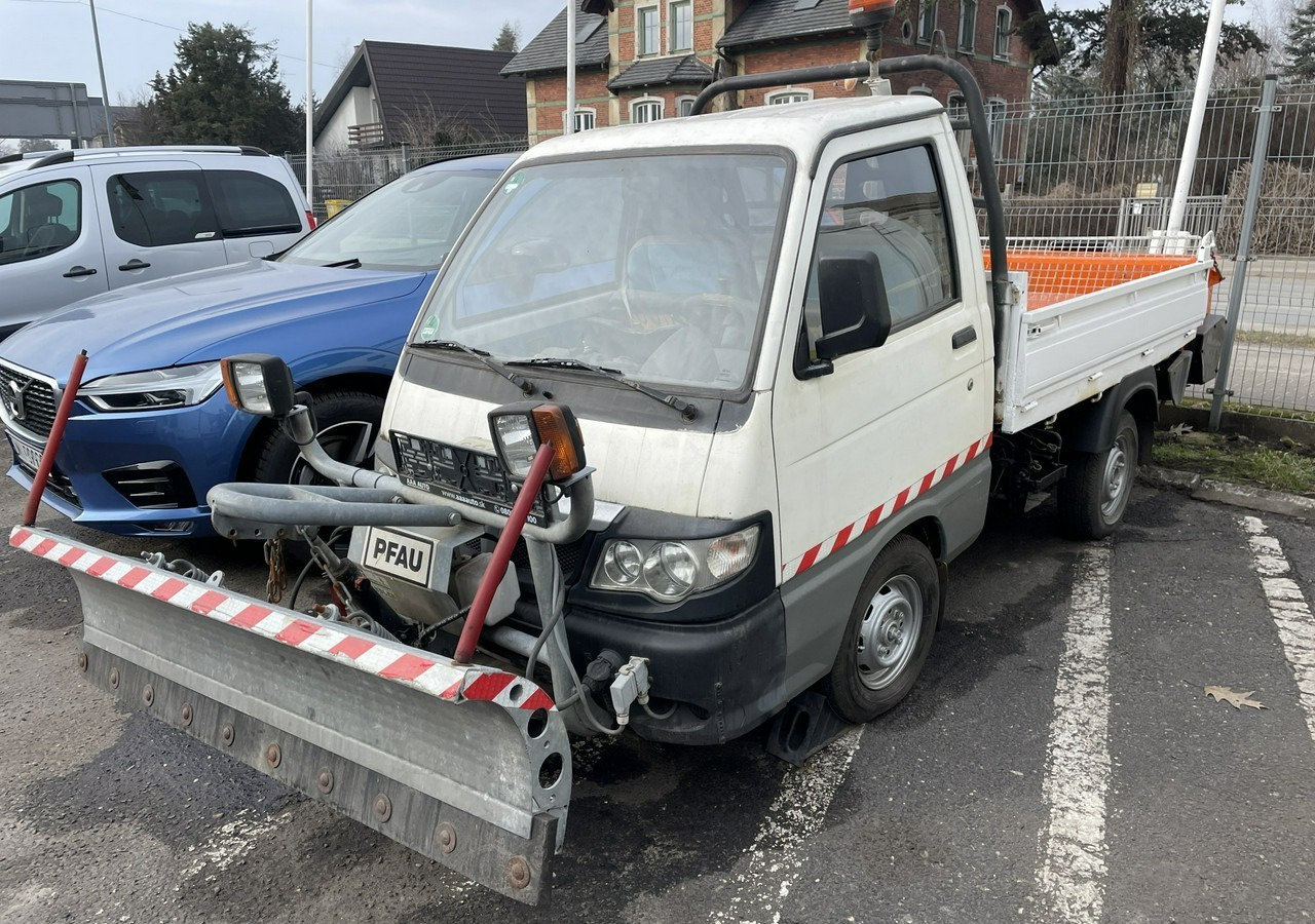 Piaggio Piaggio PFAU Wywrotka 4X4 posypywarka odśnieżarka pług 2009 - Sneeuwruimer: afbeelding 4 Piaggio Piaggio PFAU Wywrotka 4X4 posypywarka odśnieżarka pług 2009 - Sneeuwruimer: afbeelding 4