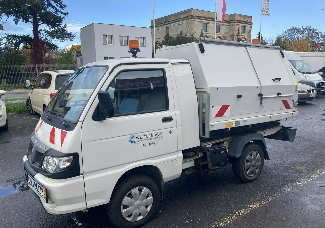Piaggio Piaggio Porter Śmieciarka Wywrotka 2015 - Vuilniswagen: afbeelding 1 Piaggio Piaggio Porter Śmieciarka Wywrotka 2015 - Vuilniswagen: afbeelding 1