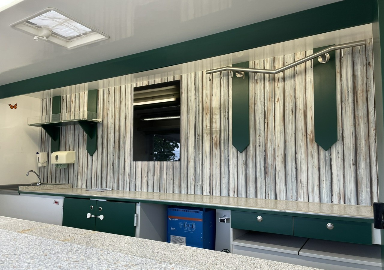 Renault Master Autosklep Gastronomiczny Food Truck Foodtruck sklep W-zasil 2015 - Zelfrijdende verkoopwagen: afbeelding 4 Renault Master Autosklep Gastronomiczny Food Truck Foodtruck sklep W-zasil 2015 - Zelfrijdende verkoopwagen: afbeelding 4