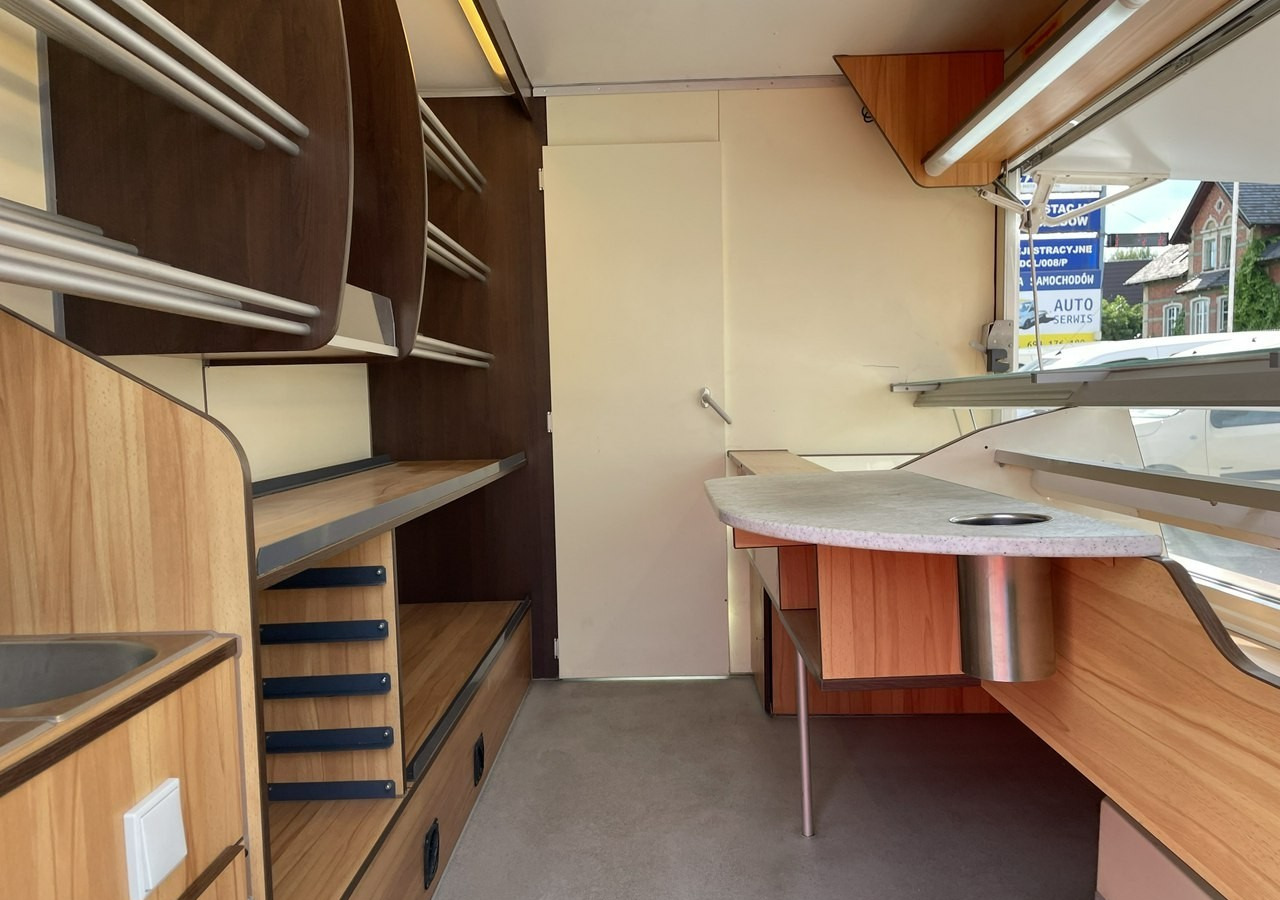 Renault Master Autosklep Sklep Gastronomiczny Food Truck Foodtruck 61295km Borco 20 - Zelfrijdende verkoopwagen: afbeelding 3 Renault Master Autosklep Sklep Gastronomiczny Food Truck Foodtruck 61295km Borco 20 - Zelfrijdende verkoopwagen: afbeelding 3