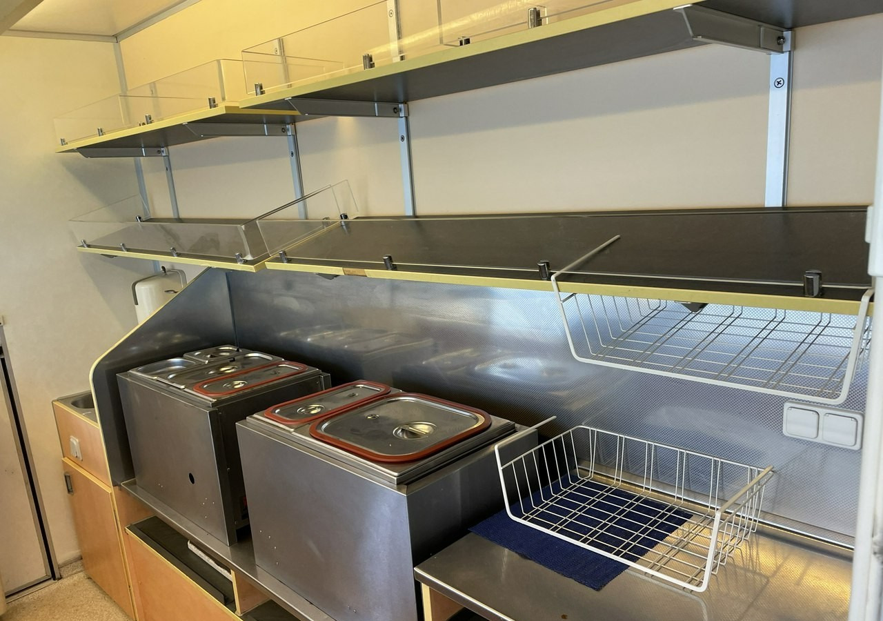 Zelfrijdende verkoopwagen Renault Master Autosklep Wędlin RybGastronomiczny Food Truck Foodtruck Sklep bar 20: afbeelding 16
