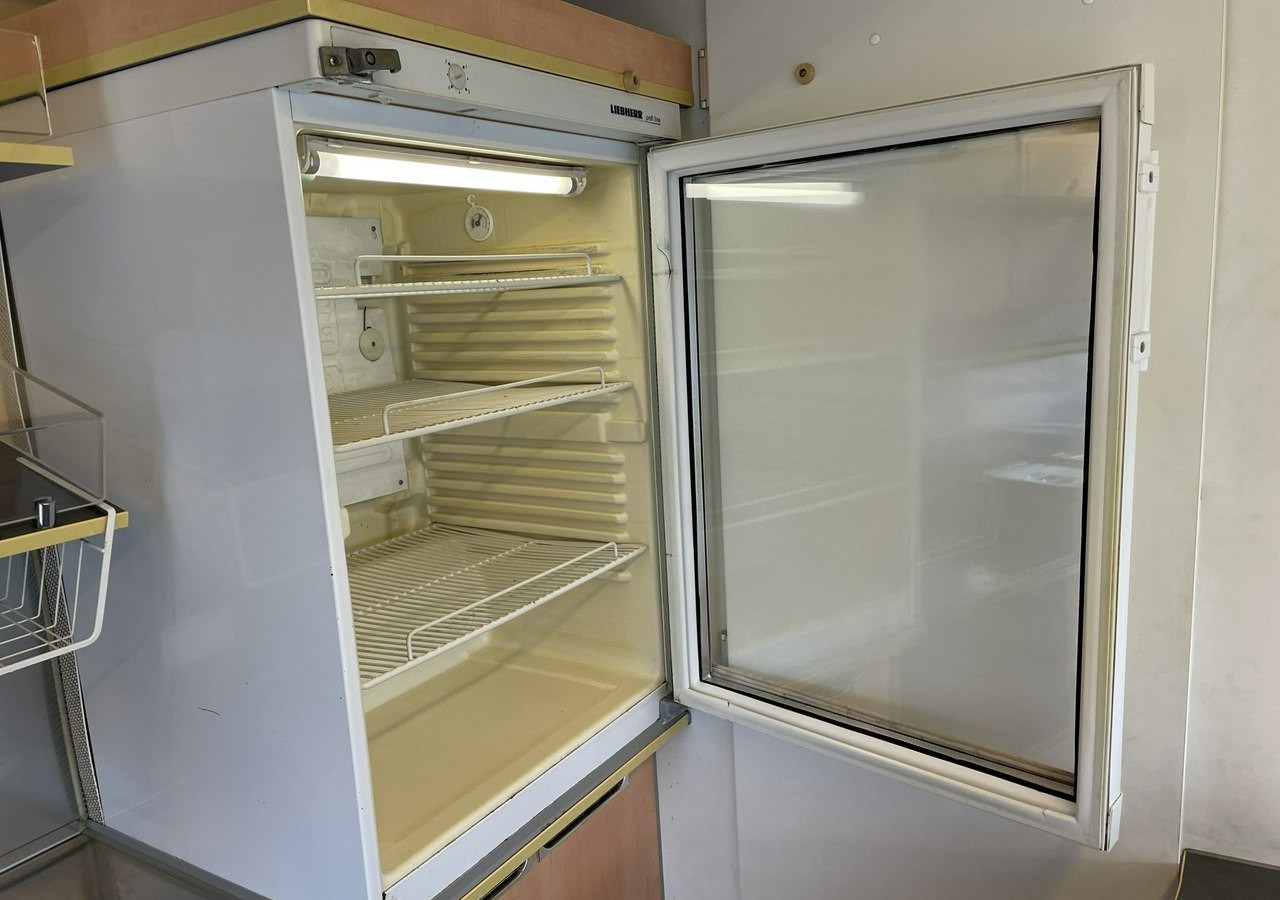 Renault Master Autosklep Wędlin RybGastronomiczny Food Truck Foodtruck Sklep bar 20 - Zelfrijdende verkoopwagen: afbeelding 5 Renault Master Autosklep Wędlin RybGastronomiczny Food Truck Foodtruck Sklep bar 20 - Zelfrijdende verkoopwagen: afbeelding 5