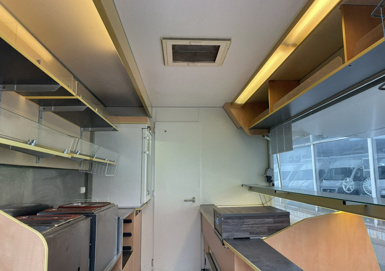 Renault Master Autosklep Wędlin RybGastronomiczny Food Truck Foodtruck Sklep bar 20 - Zelfrijdende verkoopwagen: afbeelding 3 Renault Master Autosklep Wędlin RybGastronomiczny Food Truck Foodtruck Sklep bar 20 - Zelfrijdende verkoopwagen: afbeelding 3