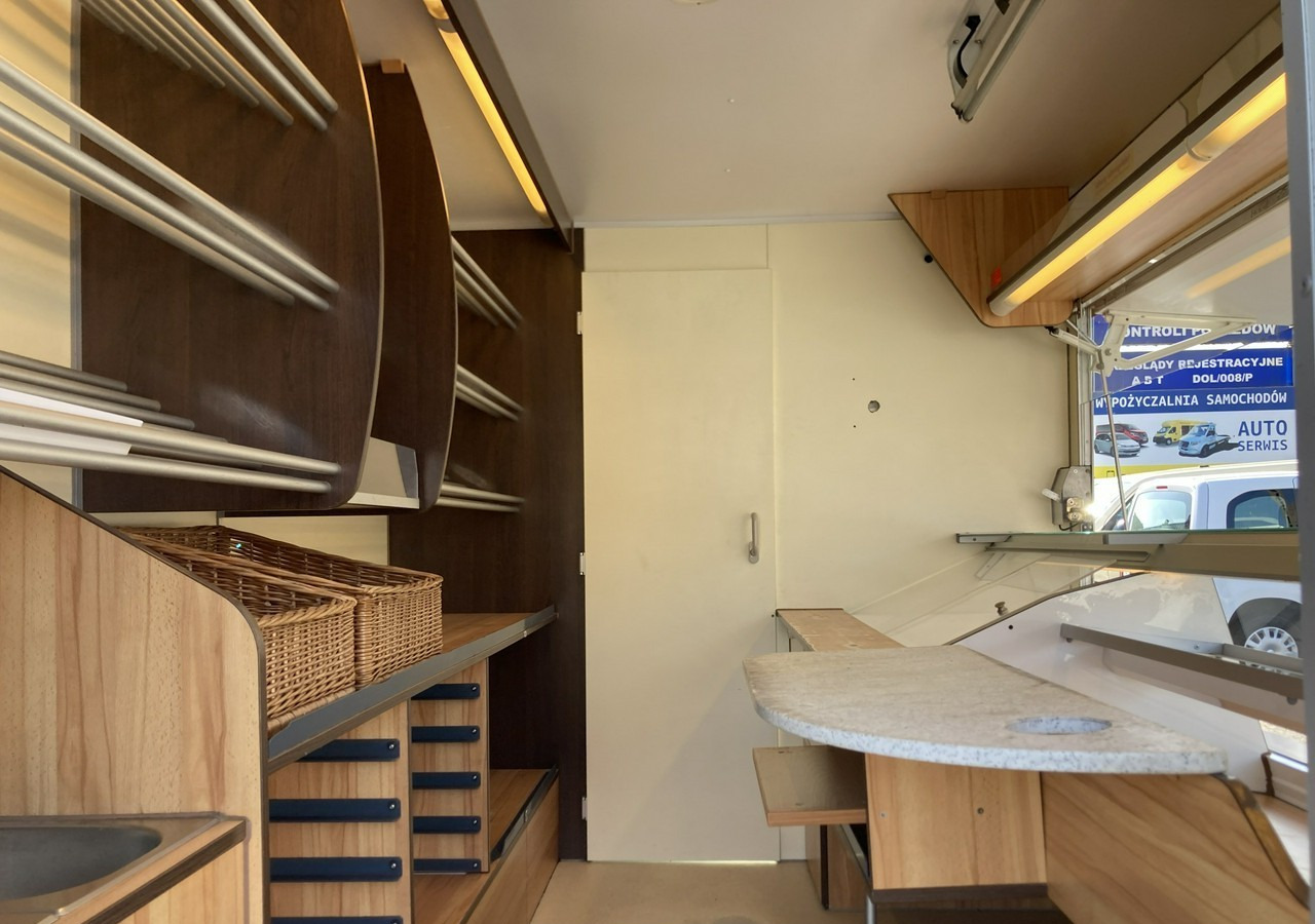 Renault Master Autosklep pieczyw Gastronomiczny Food Truck Foodtruck sklep Borco 20 - Zelfrijdende verkoopwagen: afbeelding 4 Renault Master Autosklep pieczyw Gastronomiczny Food Truck Foodtruck sklep Borco 20 - Zelfrijdende verkoopwagen: afbeelding 4