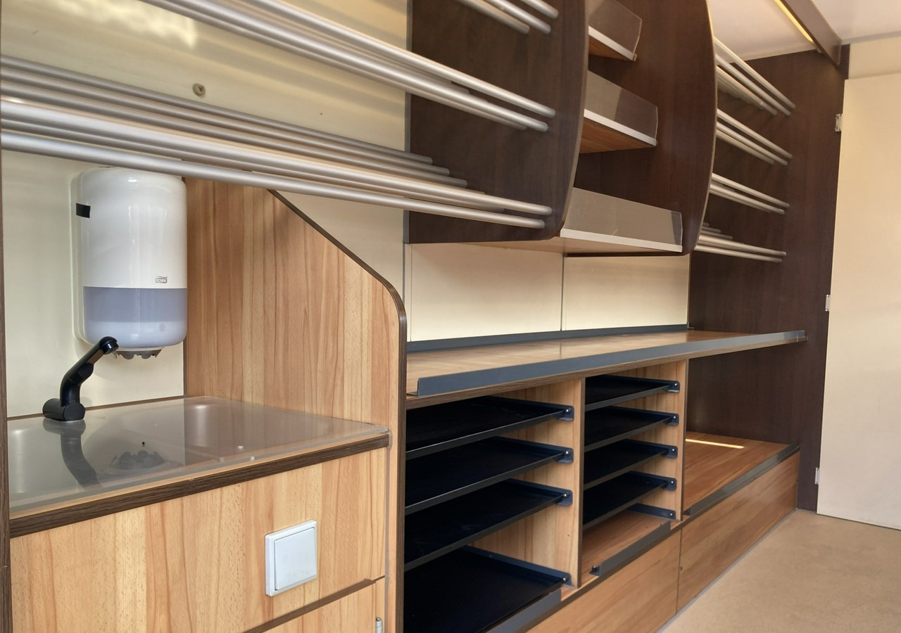 Zelfrijdende verkoopwagen Renault Master Autosklep pieczywa Gastronomiczny Food Truck Foodtruck sklep BORCO20: afbeelding 8