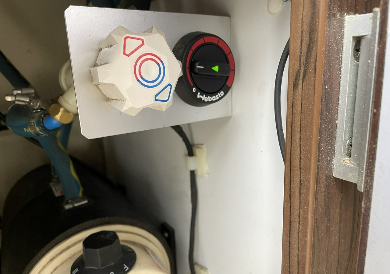 Leasing Renault Master Autosklep pieczywa Sklep Gastronomiczny Food Truck Foodtruck Borco20 Renault Master Autosklep pieczywa Sklep Gastronomiczny Food Truck Foodtruck Borco20: afbeelding 9 Leasing Renault Master Autosklep pieczywa Sklep Gastronomiczny Food Truck Foodtruck Borco20 Renault Master Autosklep pieczywa Sklep Gastronomiczny Food Truck Foodtruck Borco20: afbeelding 9