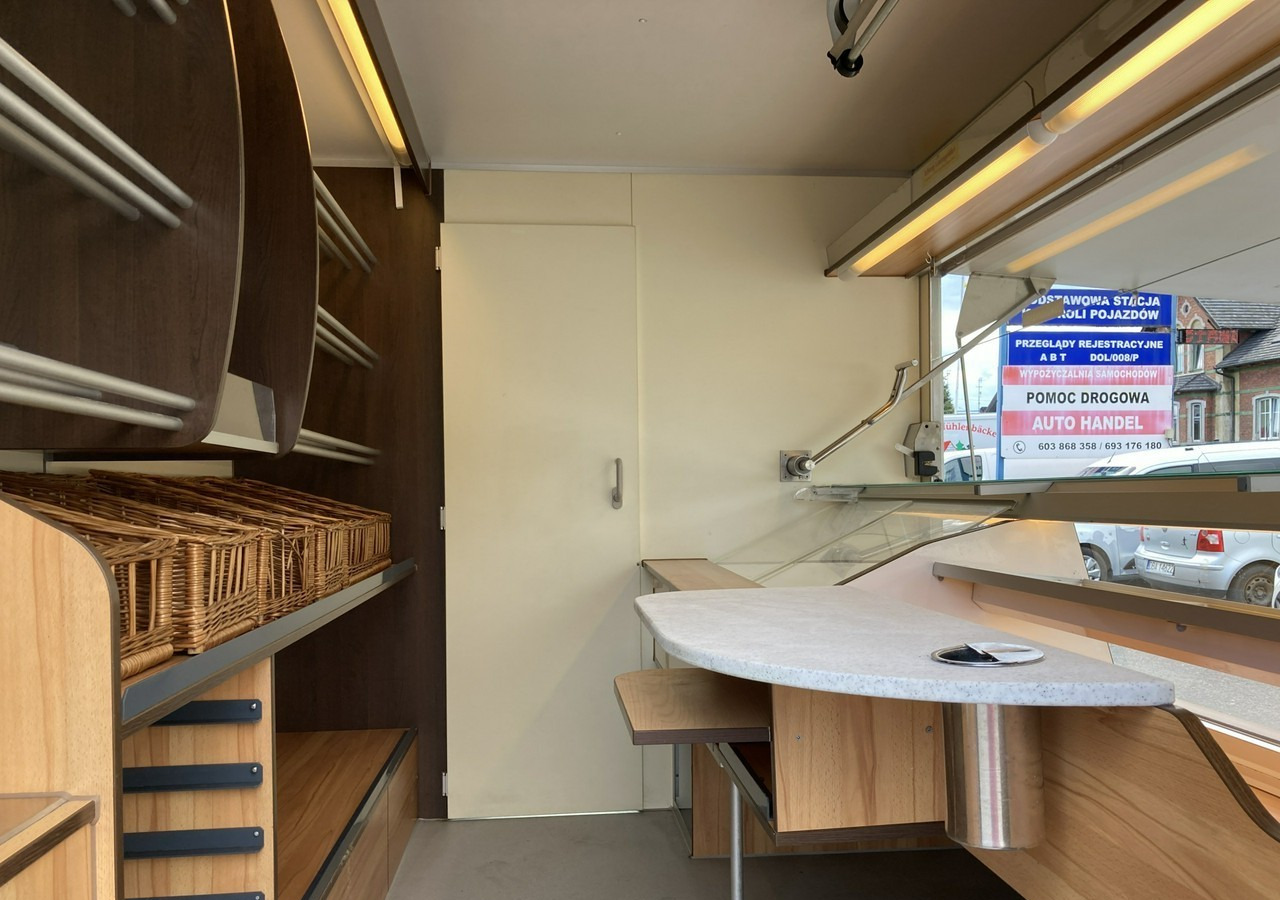 Renault Master Autosklep sklep bar Gastronomiczny Food Truck Foodtruck Borco 2012 - Zelfrijdende verkoopwagen: afbeelding 3 Renault Master Autosklep sklep bar Gastronomiczny Food Truck Foodtruck Borco 2012 - Zelfrijdende verkoopwagen: afbeelding 3