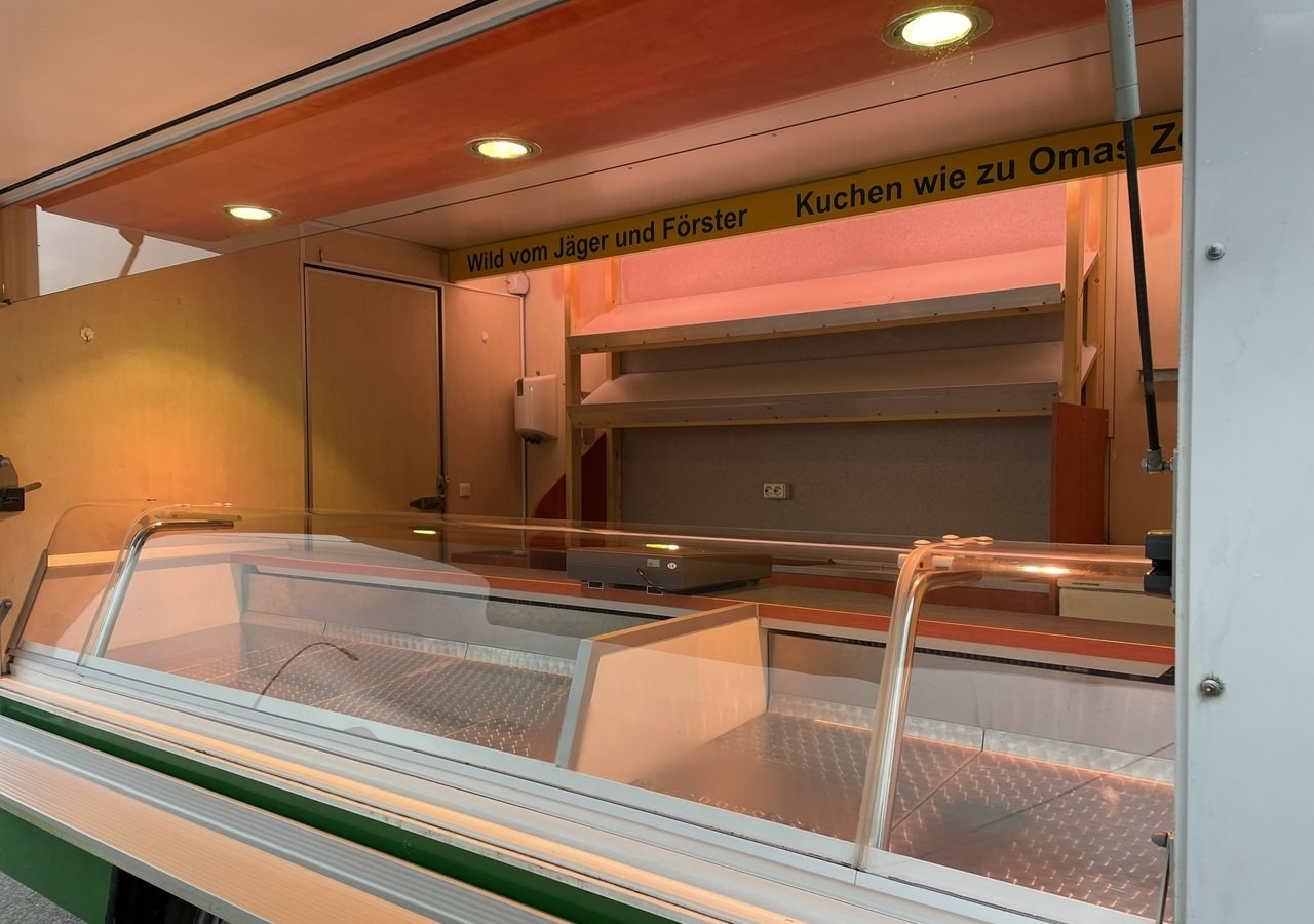 Renault Master Autosklep wędlin Gastronomiczny Food Truck Foodtruck Sklep Borco 200 - Zelfrijdende verkoopwagen: afbeelding 4 Renault Master Autosklep wędlin Gastronomiczny Food Truck Foodtruck Sklep Borco 200 - Zelfrijdende verkoopwagen: afbeelding 4