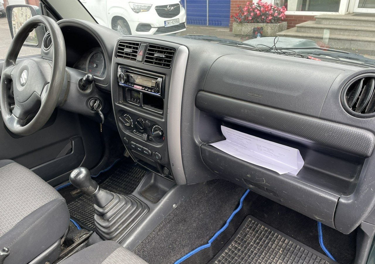 Suzuki Jimny Suzuki Jimny 1.5 Diesel 4X4 - SUV: afbeelding 5 Suzuki Jimny Suzuki Jimny 1.5 Diesel 4X4 - SUV: afbeelding 5