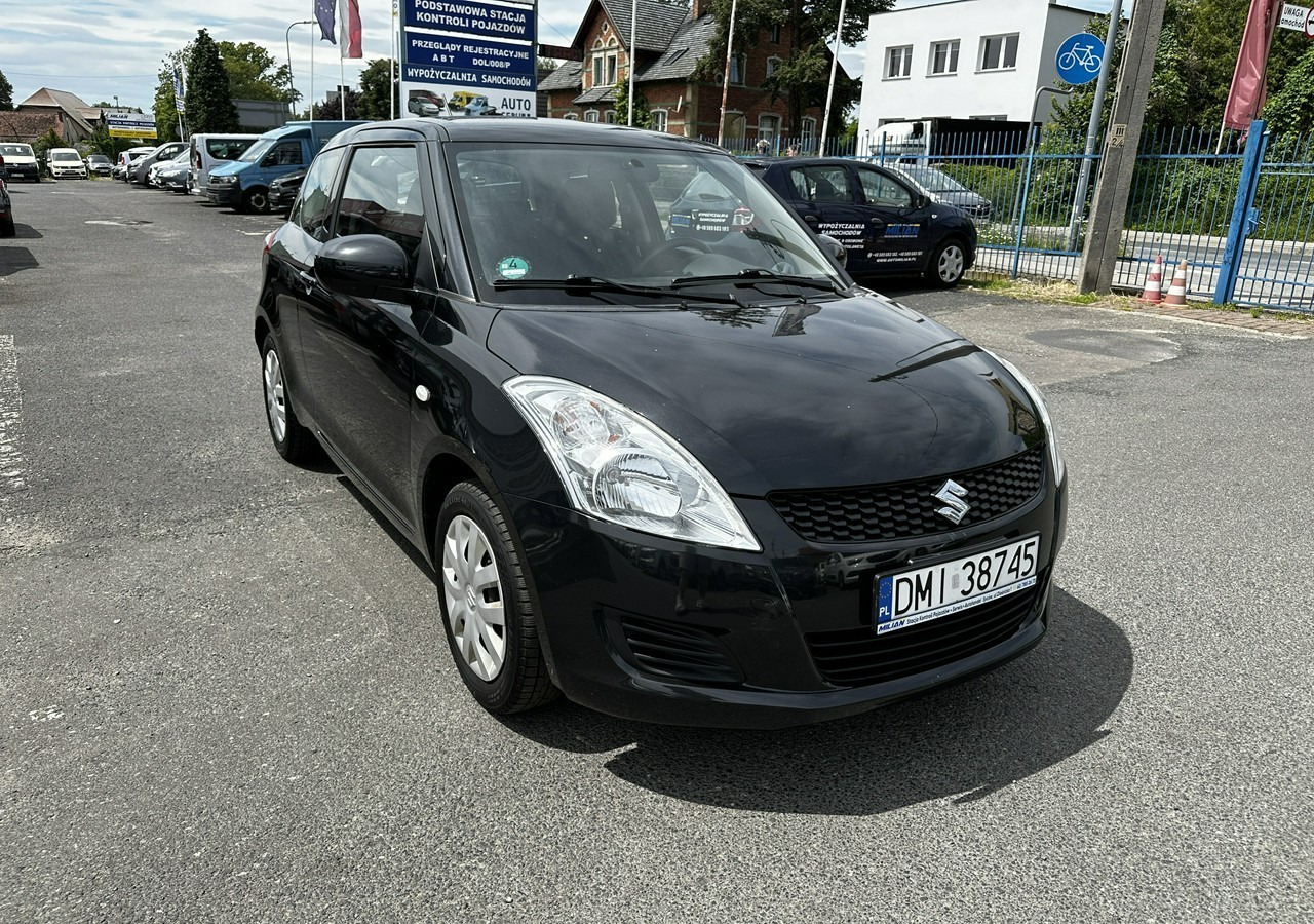 Suzuki Swift V Suzuki Swift 1.2-94KM Klima Model 2012 - Hatchback: afbeelding 1 Suzuki Swift V Suzuki Swift 1.2-94KM Klima Model 2012 - Hatchback: afbeelding 1