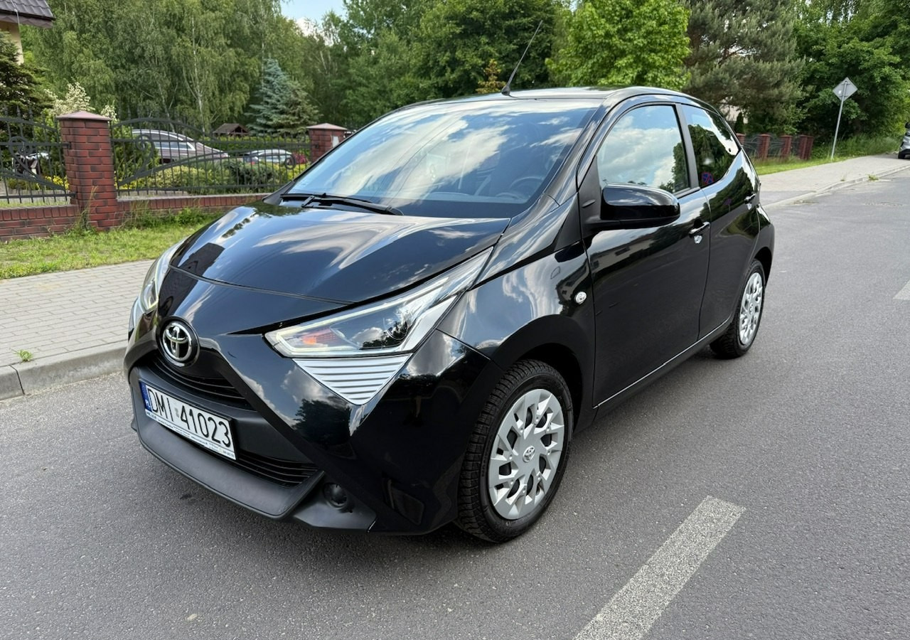 Toyota Aygo II Toyota Aygo 1.0-16V Klima Salon PL 24651km Model 2021 - Hatchback: afbeelding 1 Toyota Aygo II Toyota Aygo 1.0-16V Klima Salon PL 24651km Model 2021 - Hatchback: afbeelding 1