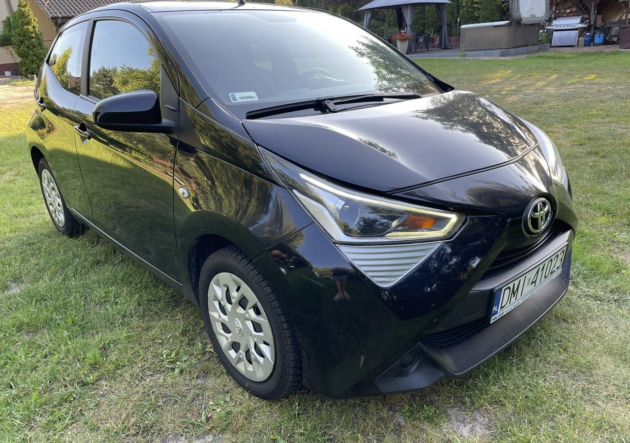 Toyota Aygo II Toyota Aygo 1.0-16V Klima Salon PL 24651km Model 2021 - Hatchback: afbeelding 1 Toyota Aygo II Toyota Aygo 1.0-16V Klima Salon PL 24651km Model 2021 - Hatchback: afbeelding 1