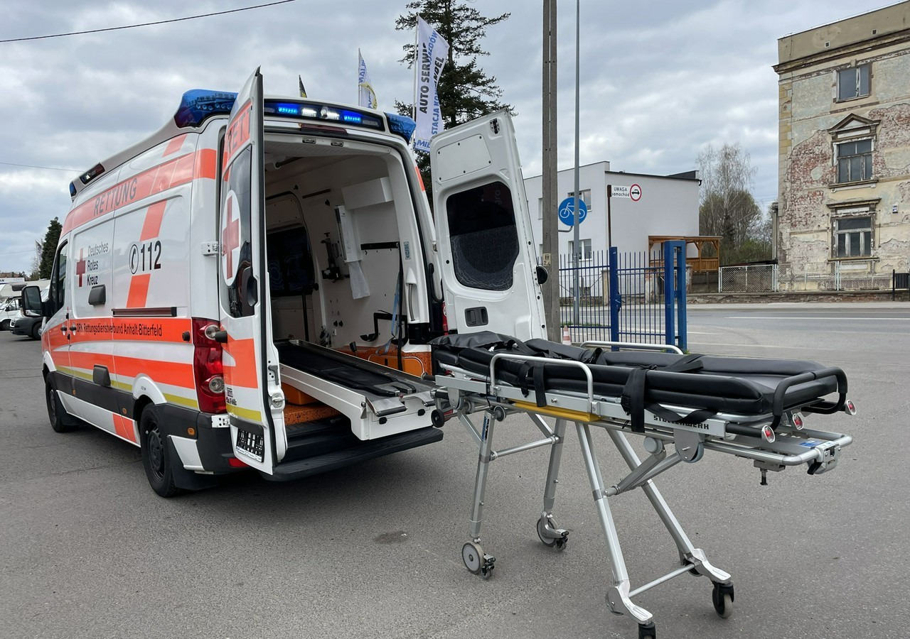 Ambulance Volkswagen Crafter Crafter 2.0-163KM Karetka Ambulans Wyposażony Model 2016: afbeelding 9