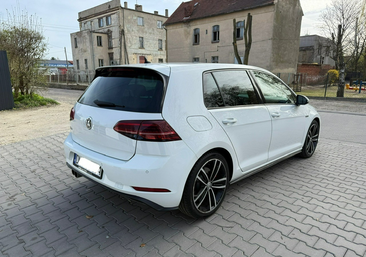 Volkswagen Golf VII GTD 2.0TDI 184KM FullLed Navi Klimatronik ACC Asystenci - Personenwagen: afbeelding 4 Volkswagen Golf VII GTD 2.0TDI 184KM FullLed Navi Klimatronik ACC Asystenci - Personenwagen: afbeelding 4
