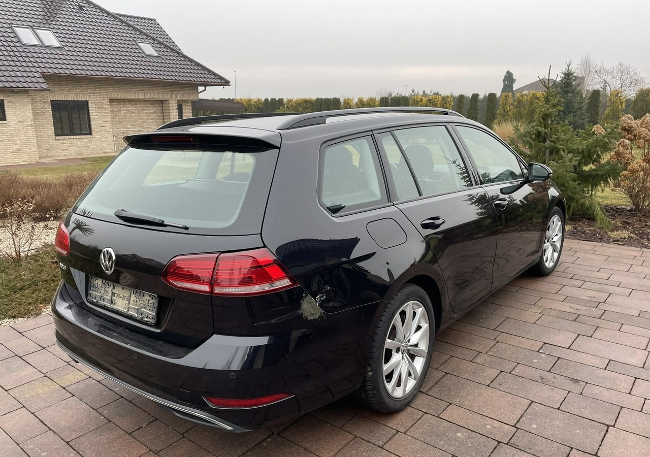 Volkswagen Golf VIII Volkswagen Golf VII 1.0 -115KM TSI 39482km Comfortline Model 2021 - Stationwagen: afbeelding 1 Volkswagen Golf VIII Volkswagen Golf VII 1.0 -115KM TSI 39482km Comfortline Model 2021 - Stationwagen: afbeelding 1