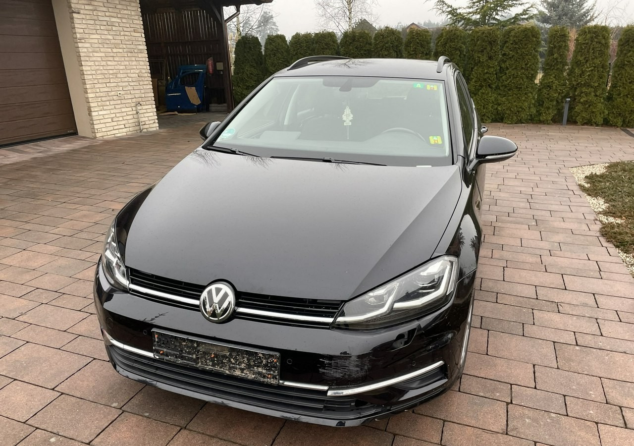 Volkswagen Golf VIII Volkswagen Golf VII 1.0 -115KM TSI 39482km Comfortline Model 2021 - Stationwagen: afbeelding 4 Volkswagen Golf VIII Volkswagen Golf VII 1.0 -115KM TSI 39482km Comfortline Model 2021 - Stationwagen: afbeelding 4