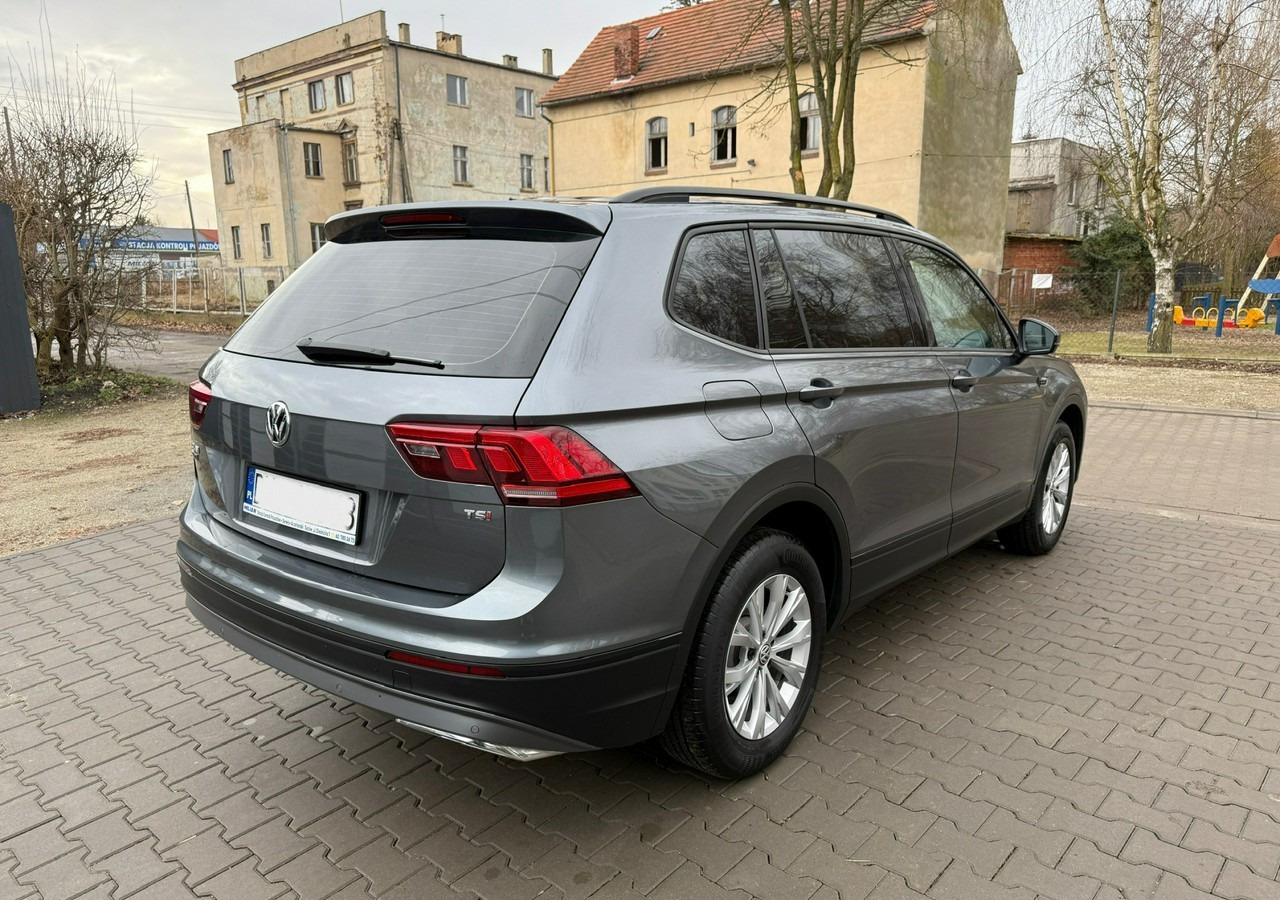 Volkswagen Tiguan II 1,4TSI 150KM 65tyśkm 7osobowy Comfort Tempomat ACC Klima Alu 2018 - Personenwagen: afbeelding 4 Volkswagen Tiguan II 1,4TSI 150KM 65tyśkm 7osobowy Comfort Tempomat ACC Klima Alu 2018 - Personenwagen: afbeelding 4