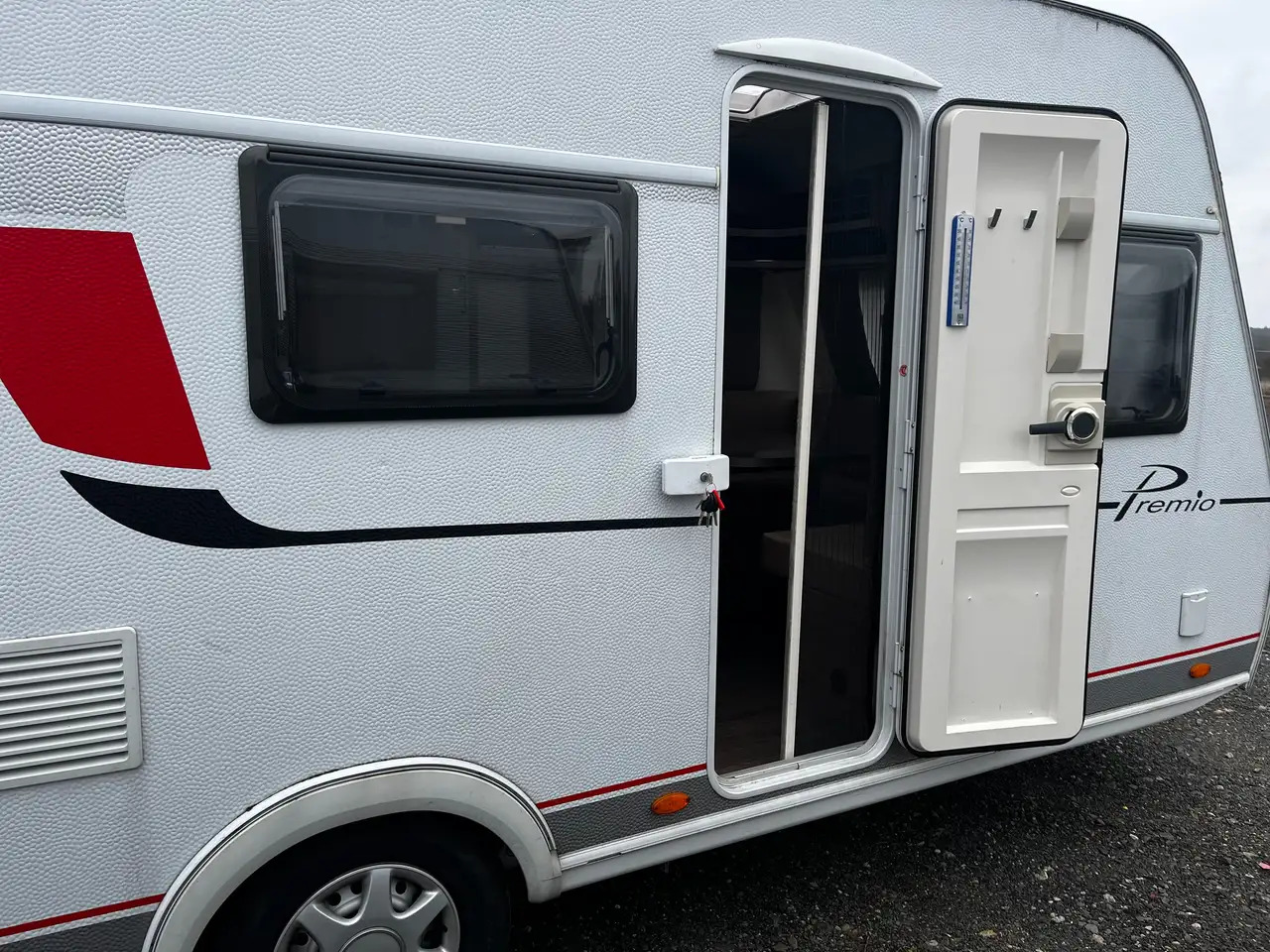 Bürstner Premio 530 TL Mover Dachklimaanlage Einzelbetten - Caravan: afbeelding 5 Bürstner Premio 530 TL Mover Dachklimaanlage Einzelbetten - Caravan: afbeelding 5