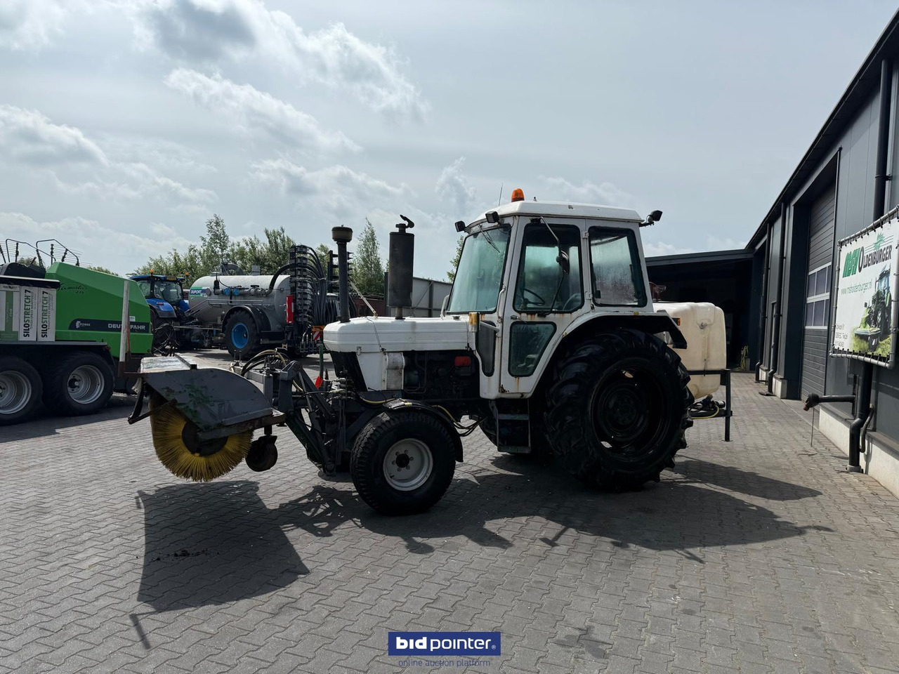 Ford 6610 met rolbezem - Tractor: afbeelding 4 Ford 6610 met rolbezem - Tractor: afbeelding 4