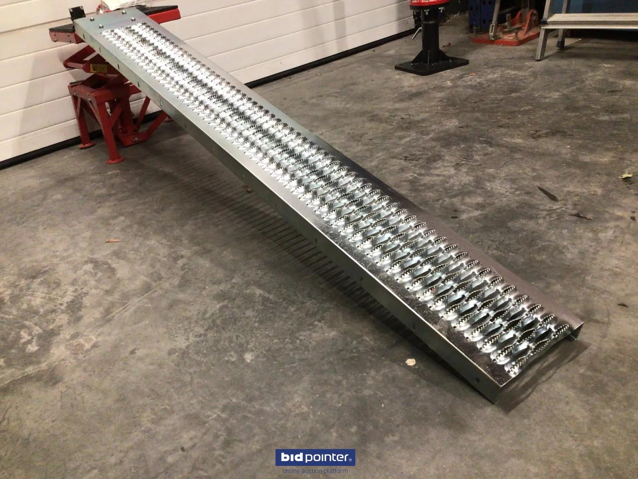 HH Metalen oprijplank - Laadbrug: afbeelding 1 HH Metalen oprijplank - Laadbrug: afbeelding 1