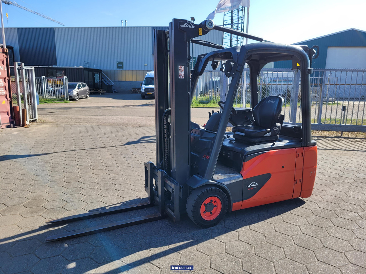 Linde E 16 -02 elektrische heftruck 3 delige mast - Elektrische heftruck: afbeelding 1 Linde E 16 -02 elektrische heftruck 3 delige mast - Elektrische heftruck: afbeelding 1