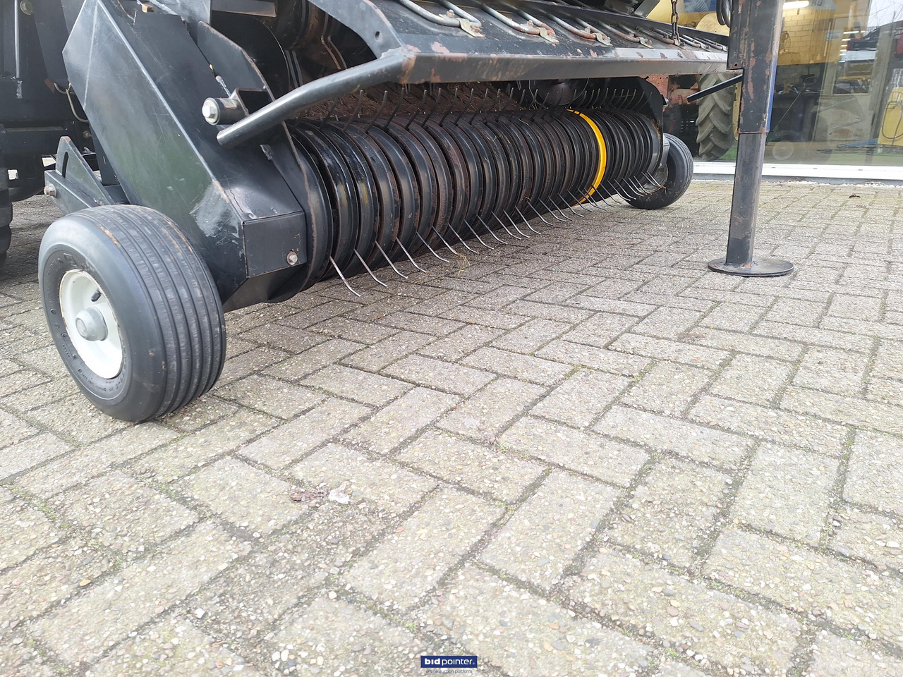 New Holland BR560A pers wikkel combinatie - Ronde balenpers, Wikkelaar: afbeelding 2 New Holland BR560A pers wikkel combinatie - Ronde balenpers, Wikkelaar: afbeelding 2