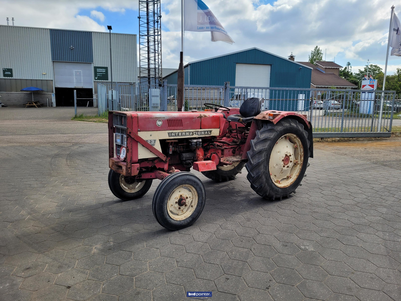 International 423 - Tractor: afbeelding 2 International 423 - Tractor: afbeelding 2