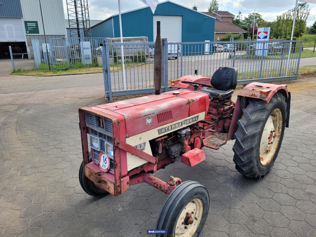 International 423 - Tractor: afbeelding 4 International 423 - Tractor: afbeelding 4
