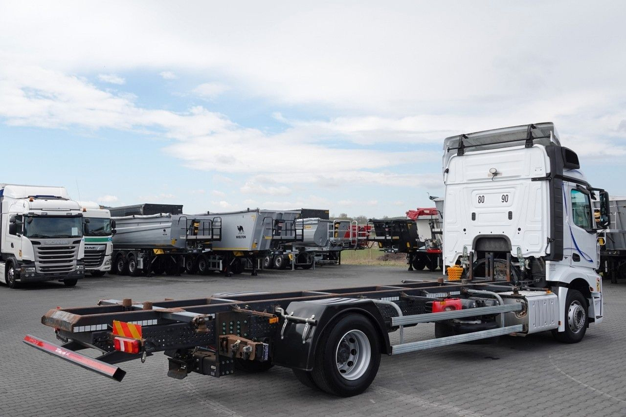 Mercedes-Benz ACTROS 1845 / BDF / DO PRZEWOZU KONTENERÓW / - Containertransporter/ Wissellaadbak vrachtwagen: afbeelding 4 Mercedes-Benz ACTROS 1845 / BDF / DO PRZEWOZU KONTENERÓW / - Containertransporter/ Wissellaadbak vrachtwagen: afbeelding 4