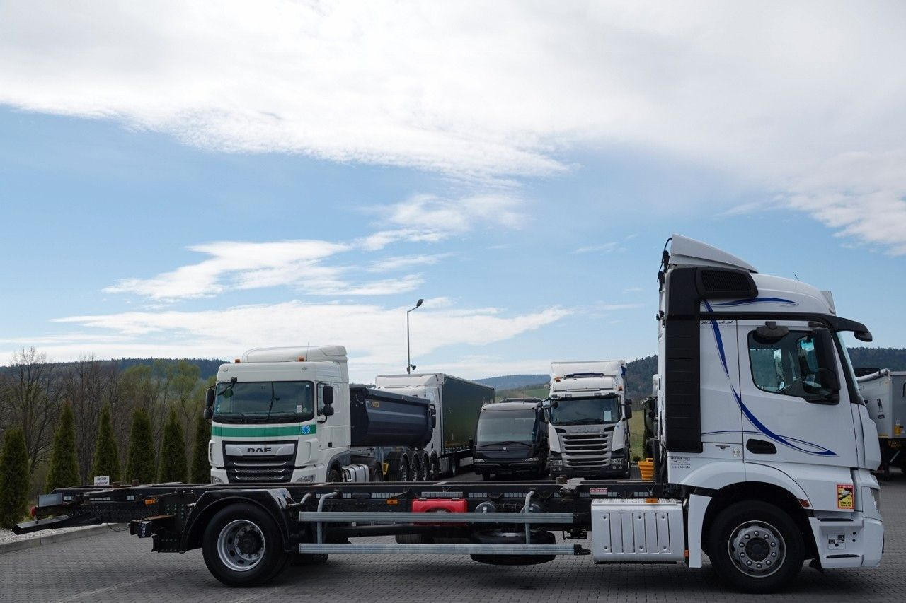 Mercedes-Benz ACTROS 1845 / BDF / DO PRZEWOZU KONTENERÓW / - Containertransporter/ Wissellaadbak vrachtwagen: afbeelding 5 Mercedes-Benz ACTROS 1845 / BDF / DO PRZEWOZU KONTENERÓW / - Containertransporter/ Wissellaadbak vrachtwagen: afbeelding 5