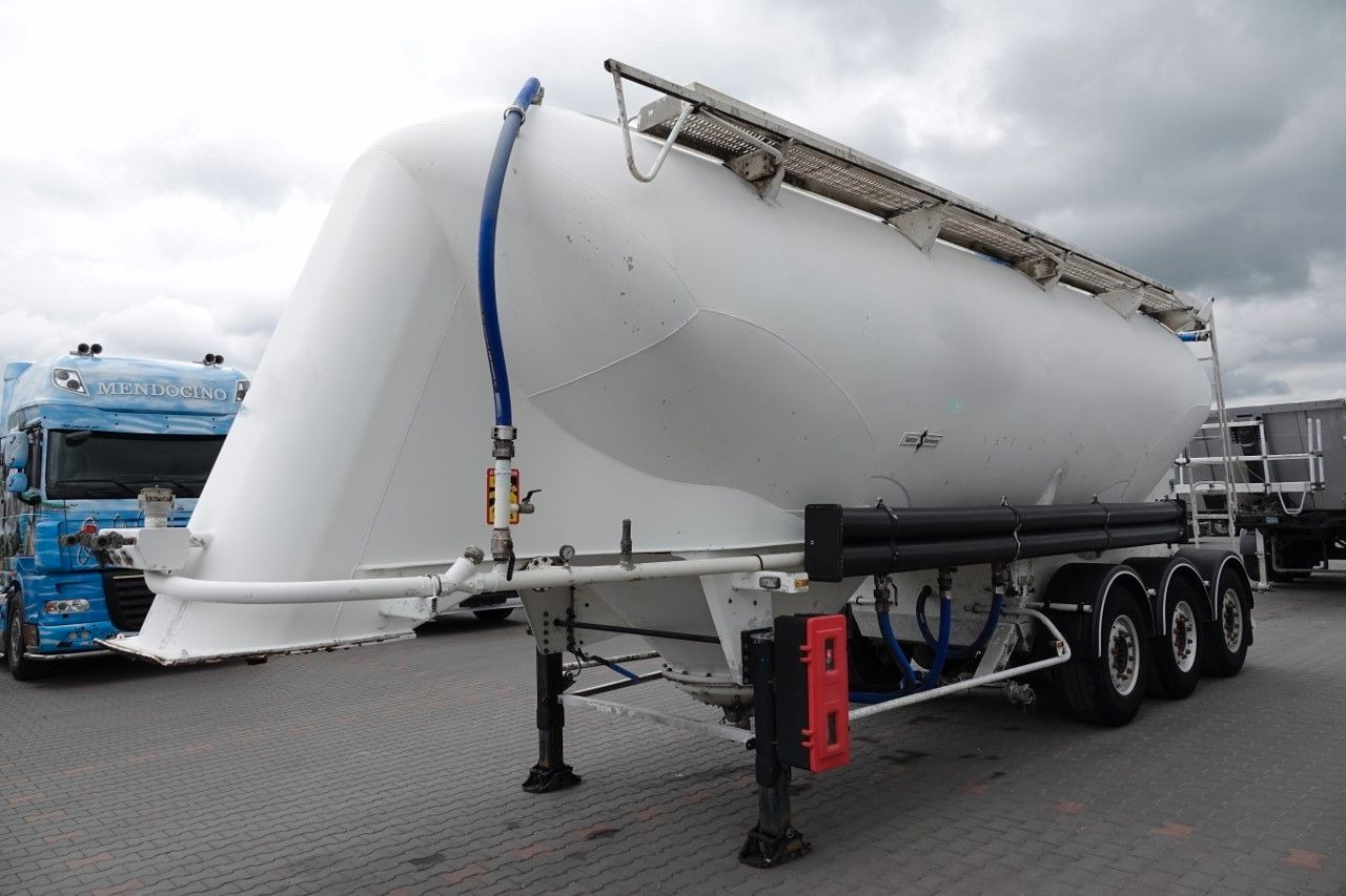 Spitzer CEMENTONACZEPA / 37 000 L / SILOS / 3 KOMORY - Bulkoplegger: afbeelding 3 Spitzer CEMENTONACZEPA / 37 000 L / SILOS / 3 KOMORY - Bulkoplegger: afbeelding 3