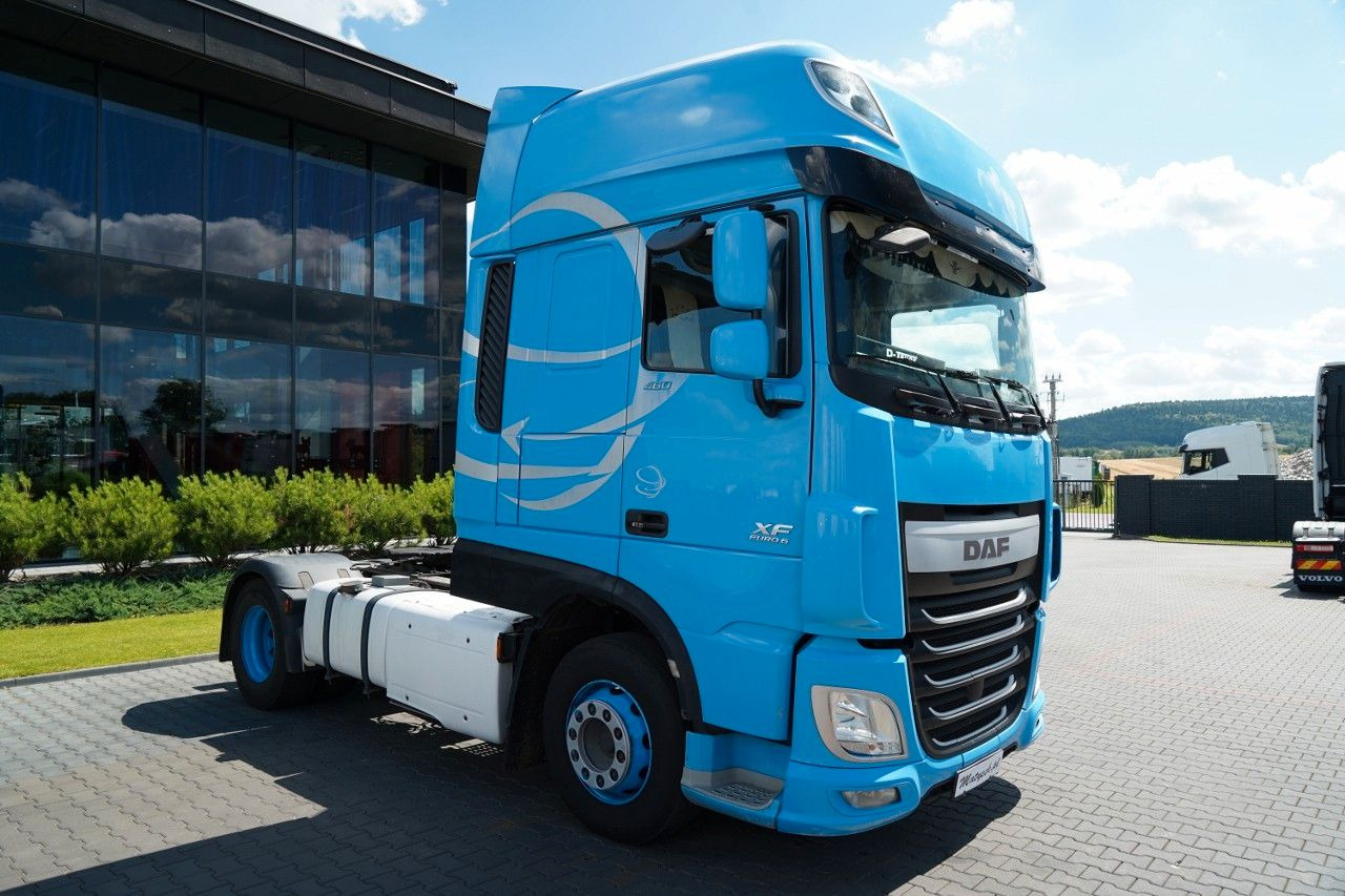 DAF XF 460 / SUPER SPACE CAB / RETARDER / EURO 6 / 2 - Trekker: afbeelding 3 DAF XF 460 / SUPER SPACE CAB / RETARDER / EURO 6 / 2 - Trekker: afbeelding 3