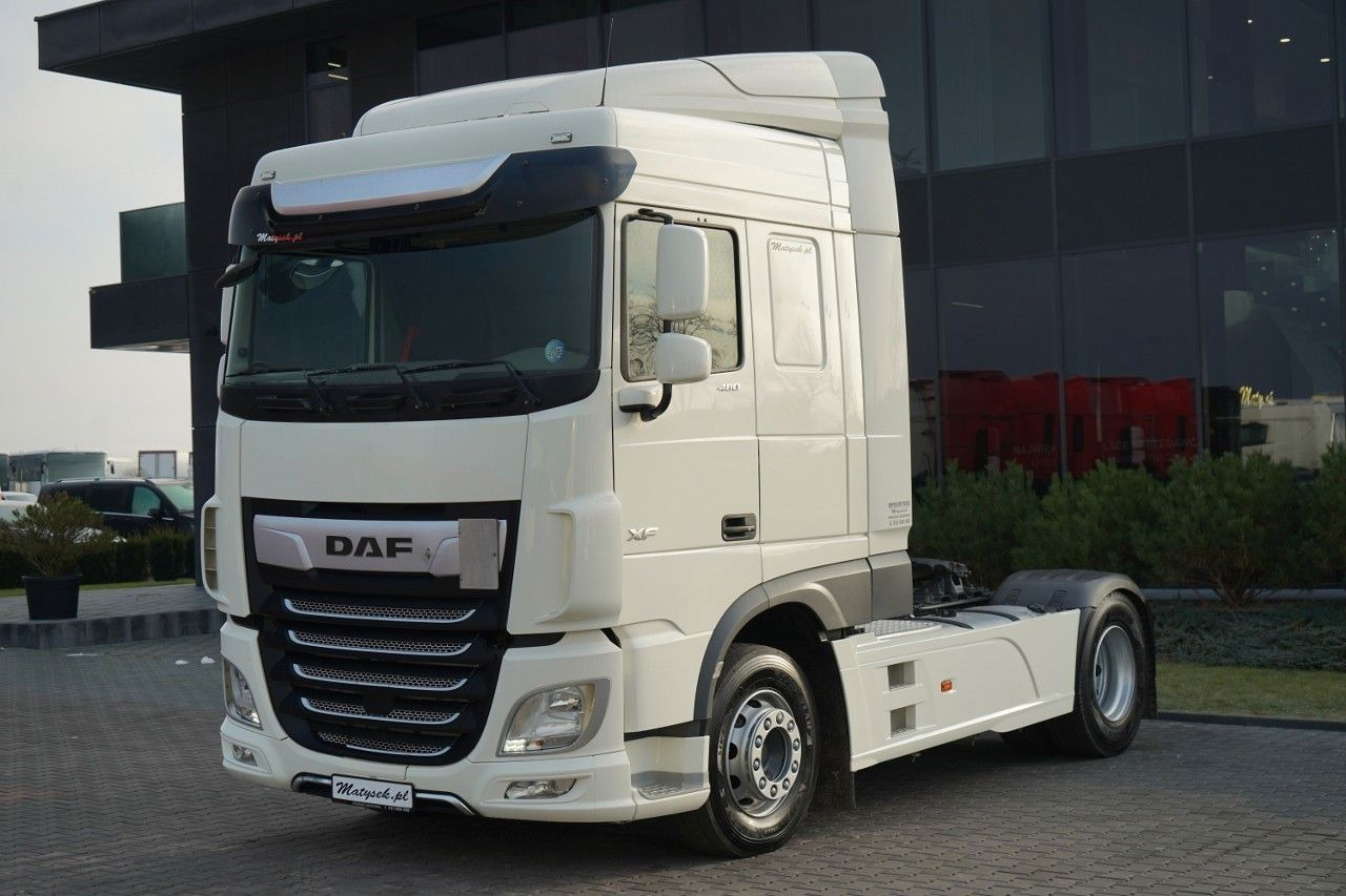 DAF XF 480 / SPACE CAB / RETARDER / OPONY 100% - Trekker: afbeelding 4 DAF XF 480 / SPACE CAB / RETARDER / OPONY 100% - Trekker: afbeelding 4