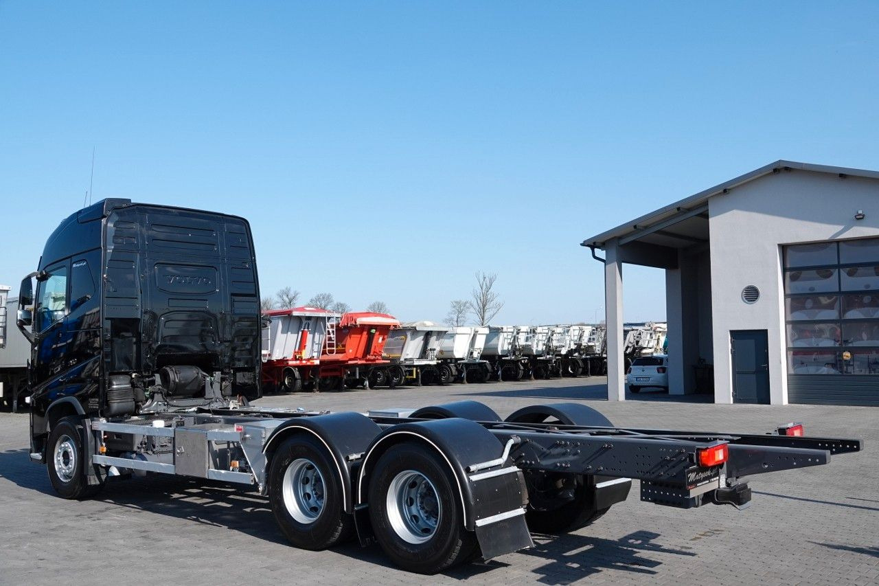 Volvo FH 16 / 750 KM / 6X4 / RAMA DŁ. 8 M / 373 TYS. - Trekker: afbeelding 3 Volvo FH 16 / 750 KM / 6X4 / RAMA DŁ. 8 M / 373 TYS. - Trekker: afbeelding 3