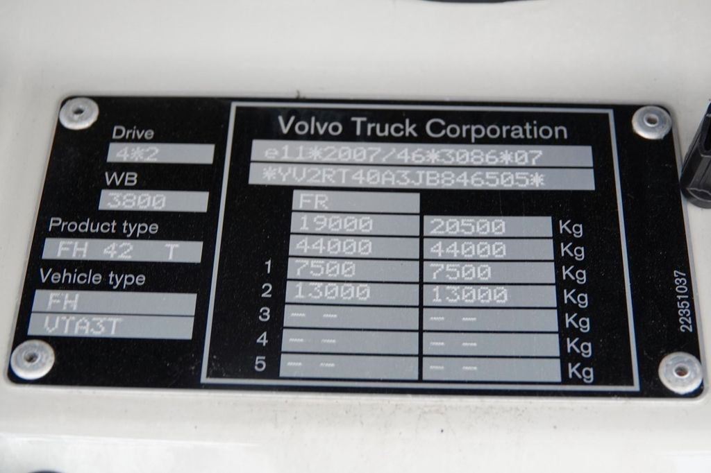 Trekker Volvo FH500 / I-FH 500/ NISKA KABINA / SPROWADZONY / E Volvo FH500 / I-FH 500/ NISKA KABINA / SPROWADZONY / E: afbeelding 17 Trekker Volvo FH500 / I-FH 500/ NISKA KABINA / SPROWADZONY / E Volvo FH500 / I-FH 500/ NISKA KABINA / SPROWADZONY / E: afbeelding 17