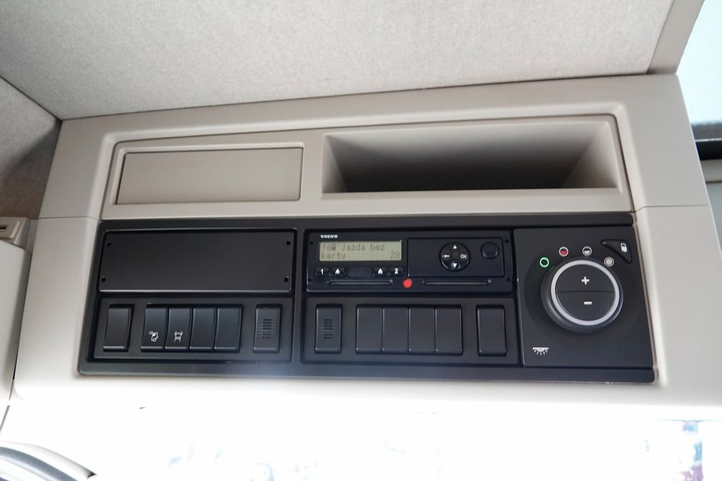 Trekker Volvo FH500 / I-FH 500/ NISKA KABINA / SPROWADZONY / E Volvo FH500 / I-FH 500/ NISKA KABINA / SPROWADZONY / E: afbeelding 15 Trekker Volvo FH500 / I-FH 500/ NISKA KABINA / SPROWADZONY / E Volvo FH500 / I-FH 500/ NISKA KABINA / SPROWADZONY / E: afbeelding 15